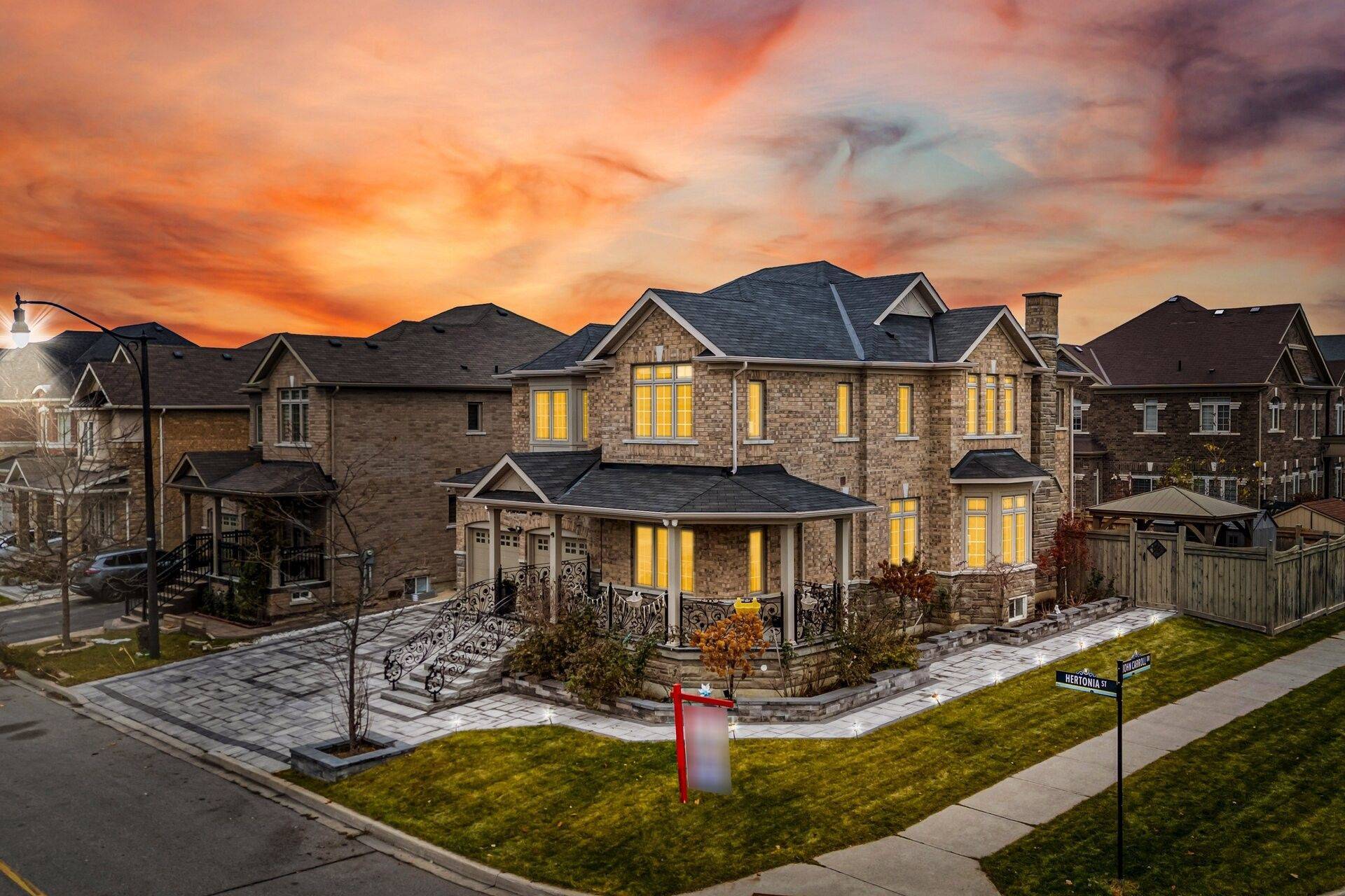 Brampton, ON L6P 4J7,1 Hertonia ST