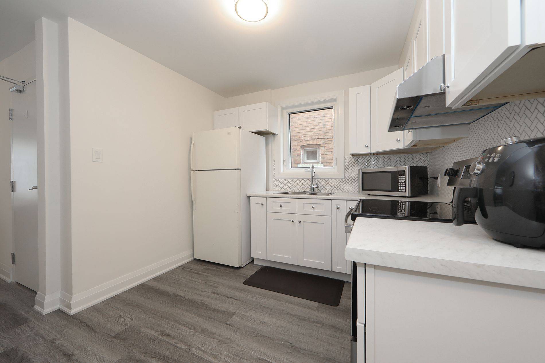 Toronto W04, ON M6E 2S4,459 Hopewell AVE N #Main