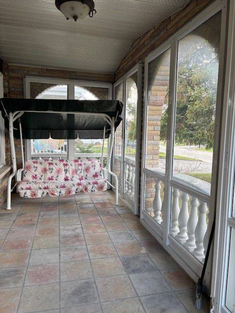 Toronto W05, ON M3L 2B6,1 Brady CRES