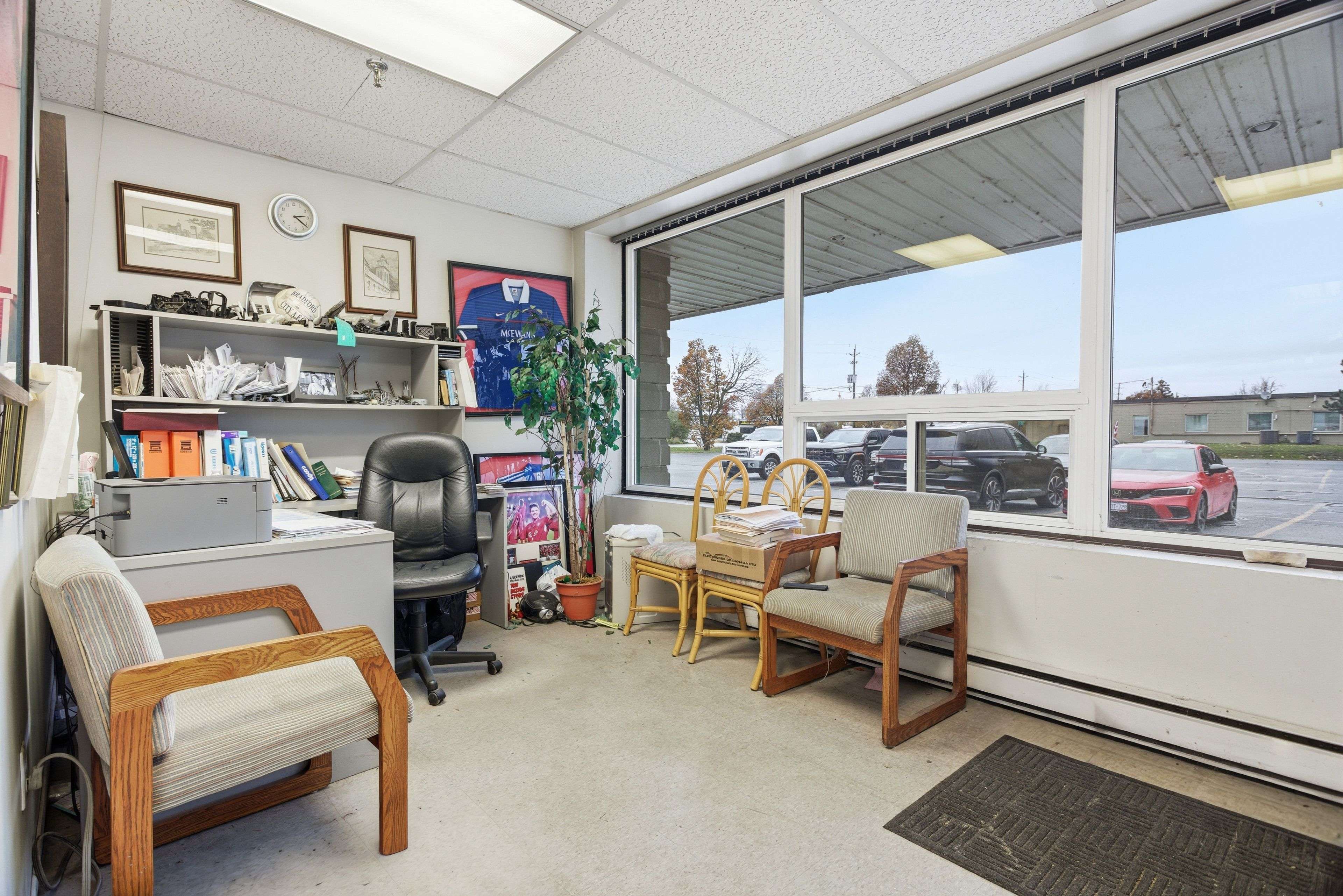 Peterborough, ON K9J 7M1,655 The Queensway N/A #5