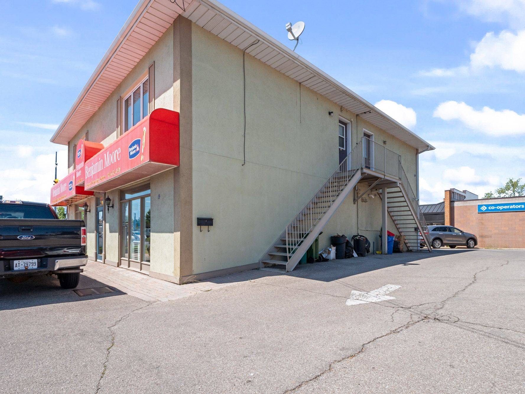 St. Catharines, ON L2N 4R2,117 Lakeport RD