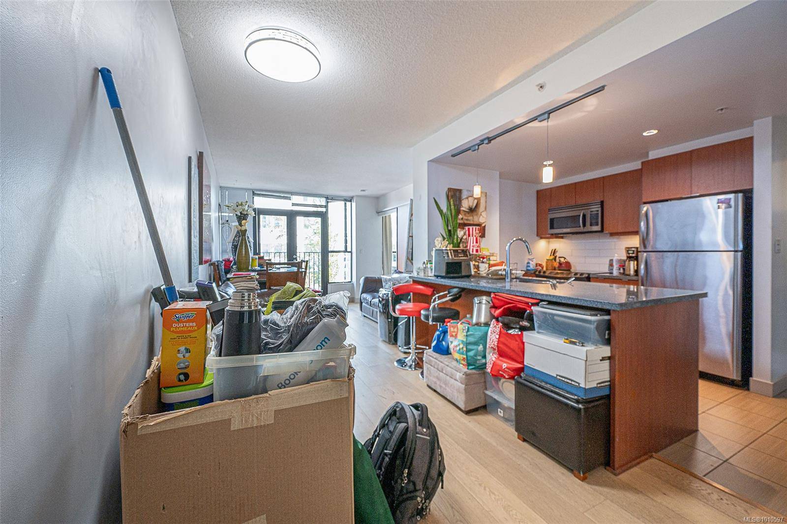 Victoria, BC V8W 1N1,760 Johnson St #311