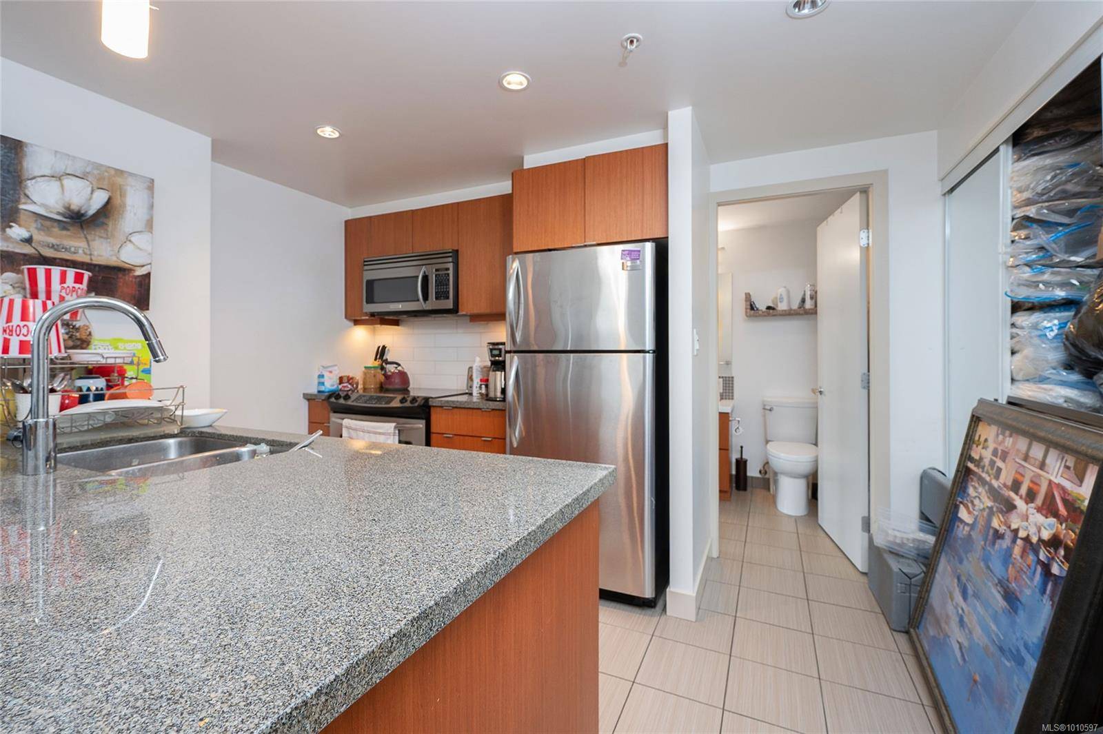 Victoria, BC V8W 1N1,760 Johnson St #311