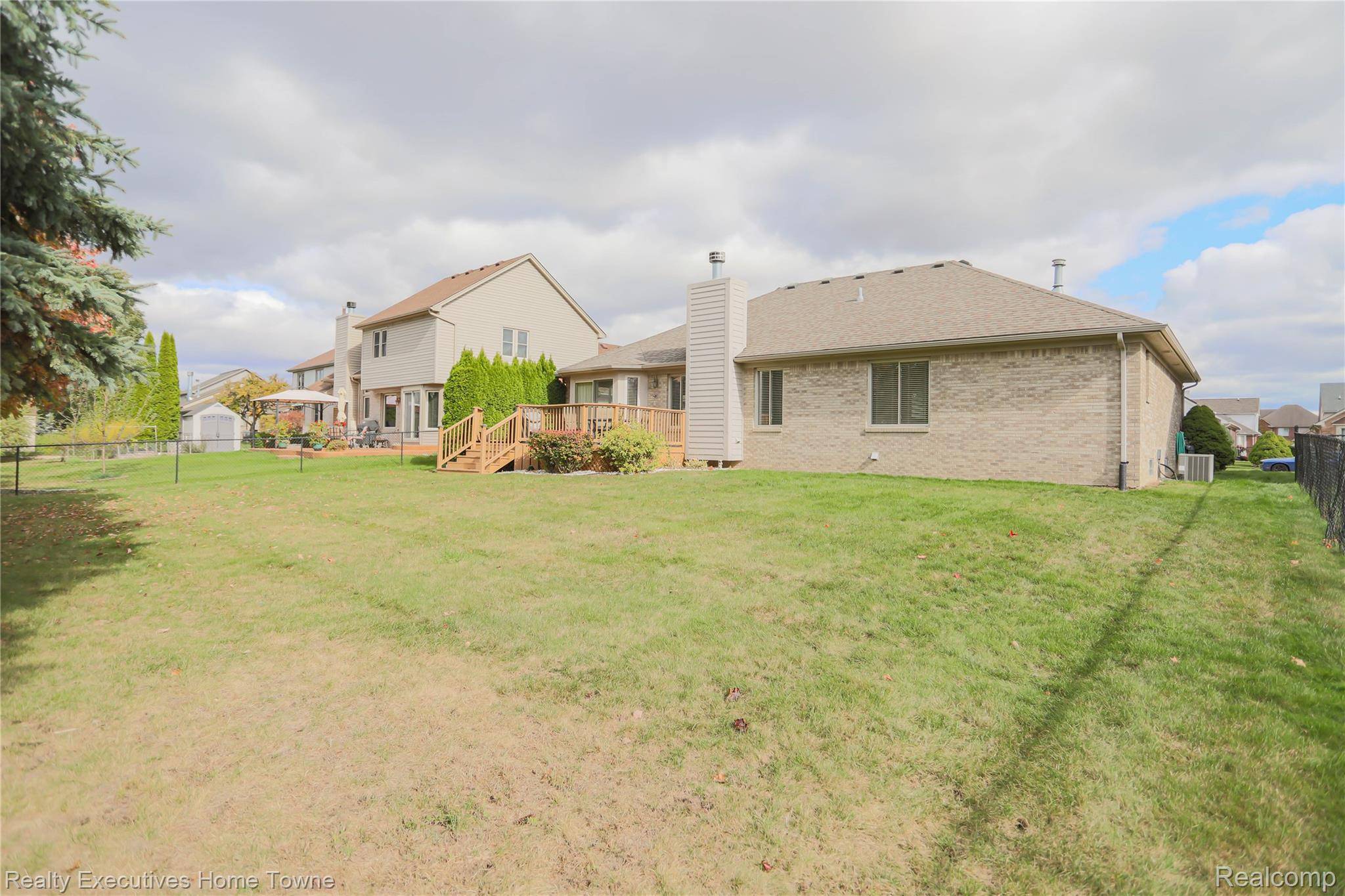 Macomb, MI 48044,50315 Alden DR