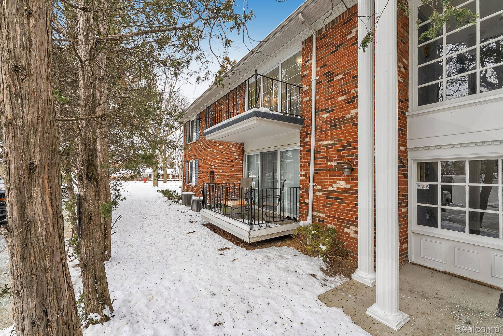 Bloomfield Hills, MI 48304,408 Fox Hills #A5 DR S