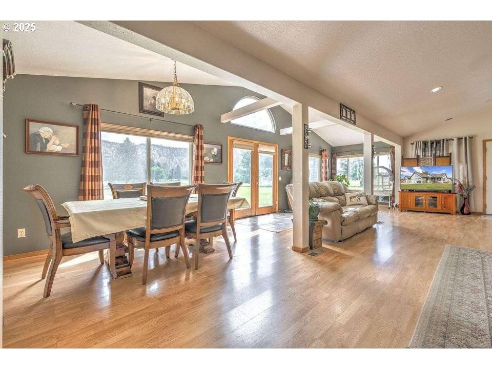 Prineville, OR 97754,7208 NE OCHOCO HWY