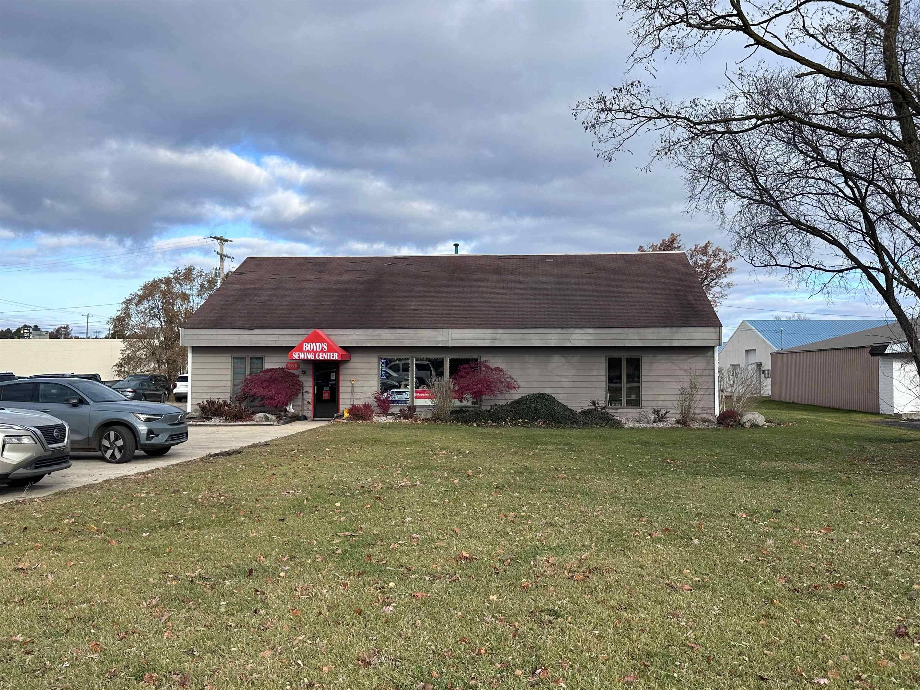 Traverse City, MI 49686,966 W South Airport RD