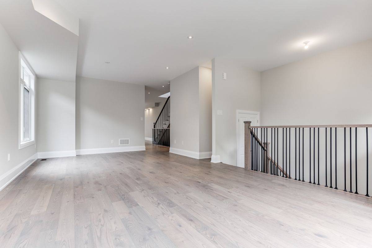 Toronto C04, ON M6A 1X8,35A Marquette AVE