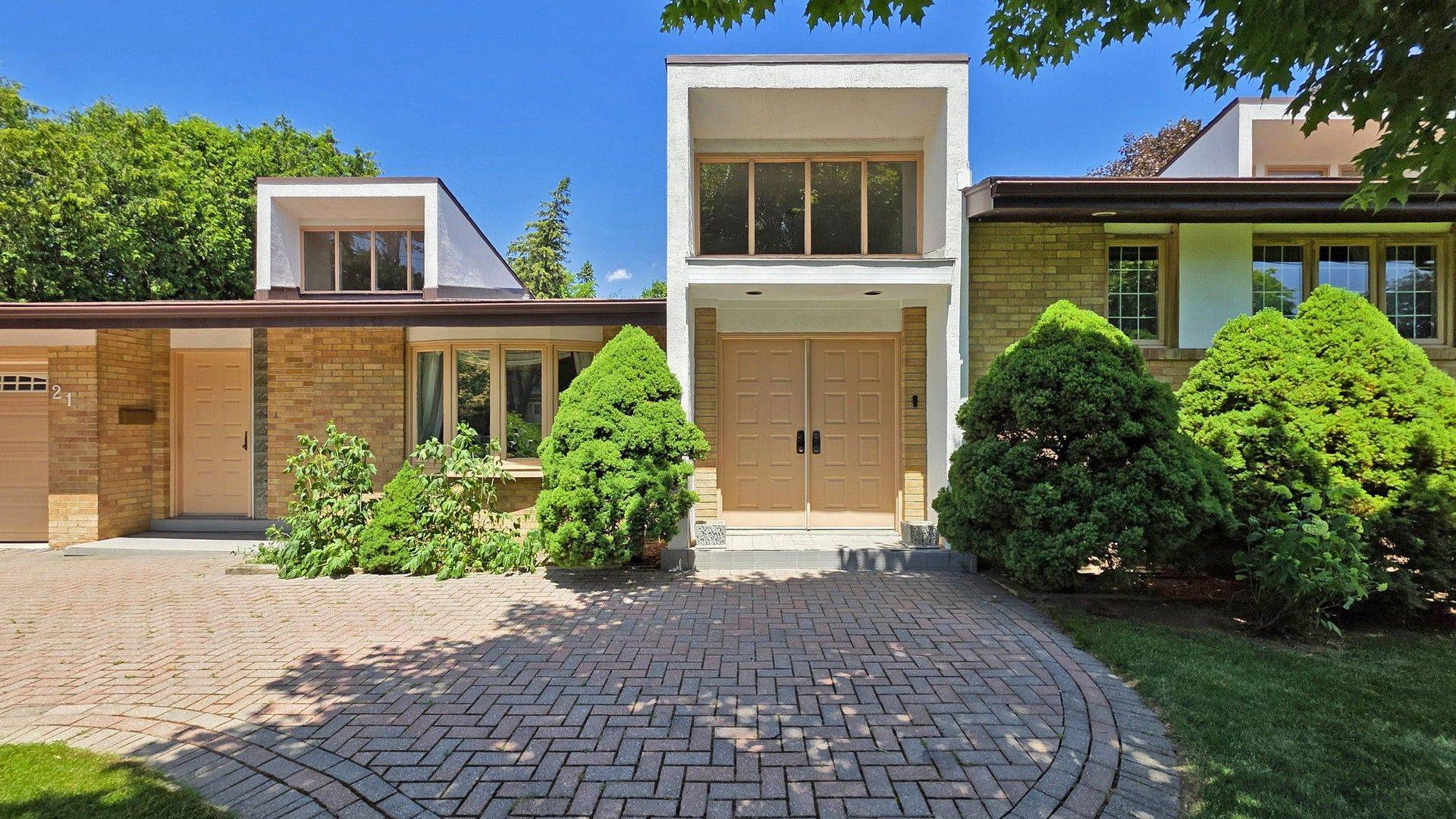 Toronto C13, ON M3B 2K5,21 Banbury RD