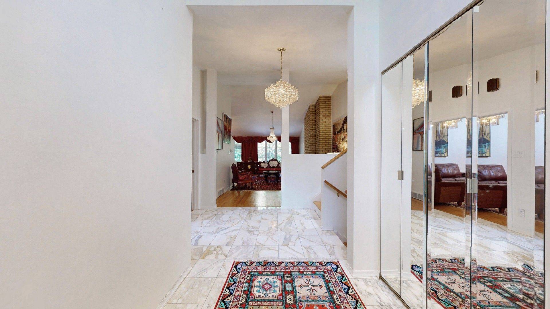 Toronto C13, ON M3B 2K5,21 Banbury RD