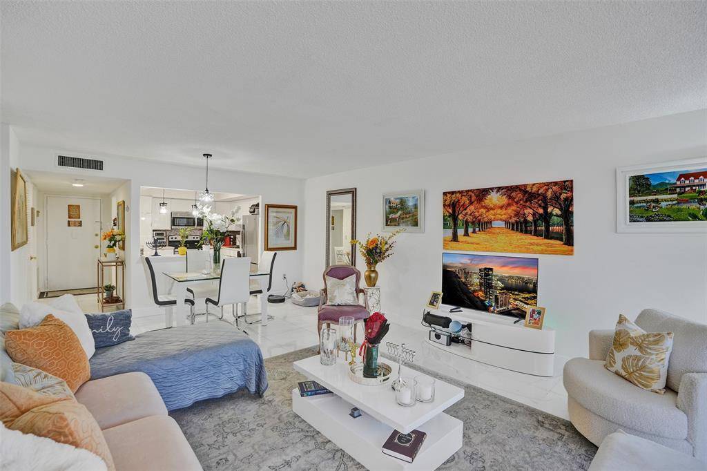 Aventura, FL 33160,18041 SE Biscayne Blvd #503