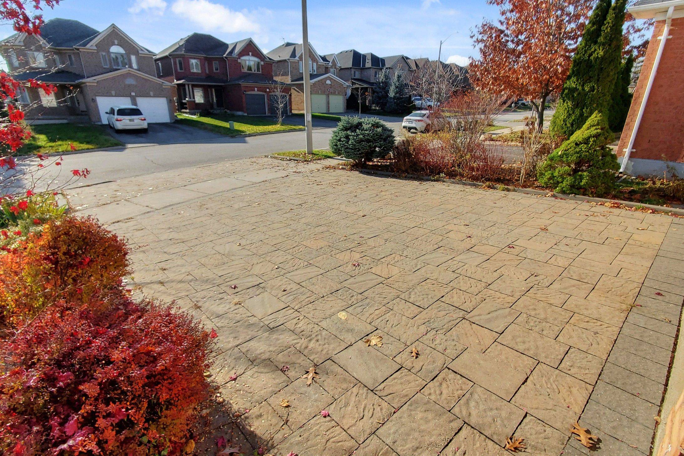 Richmond Hill, ON L4C 0P8,20 Palomino DR