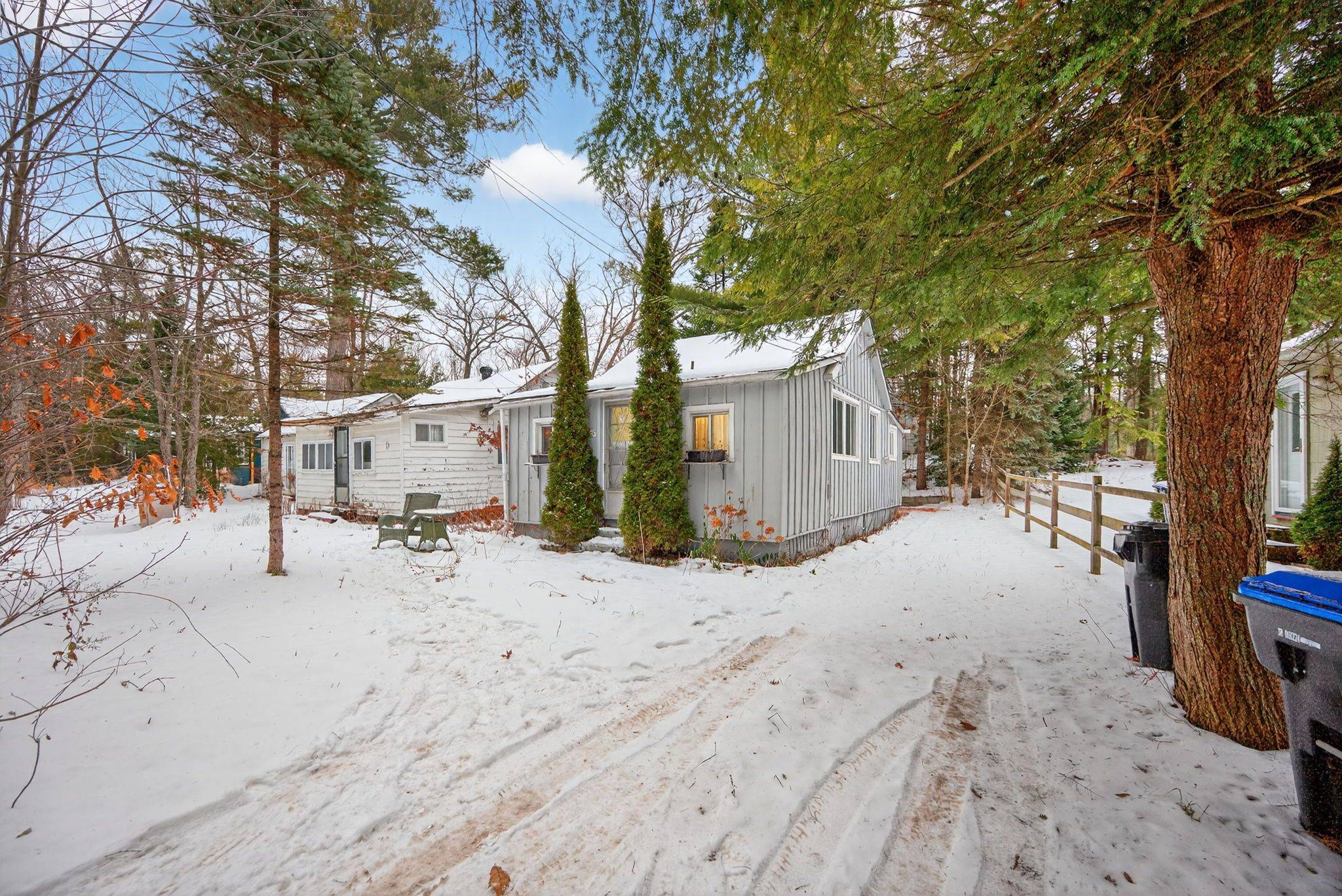 Tiny, ON L0L 2J0,85 Tiny Beaches RD S