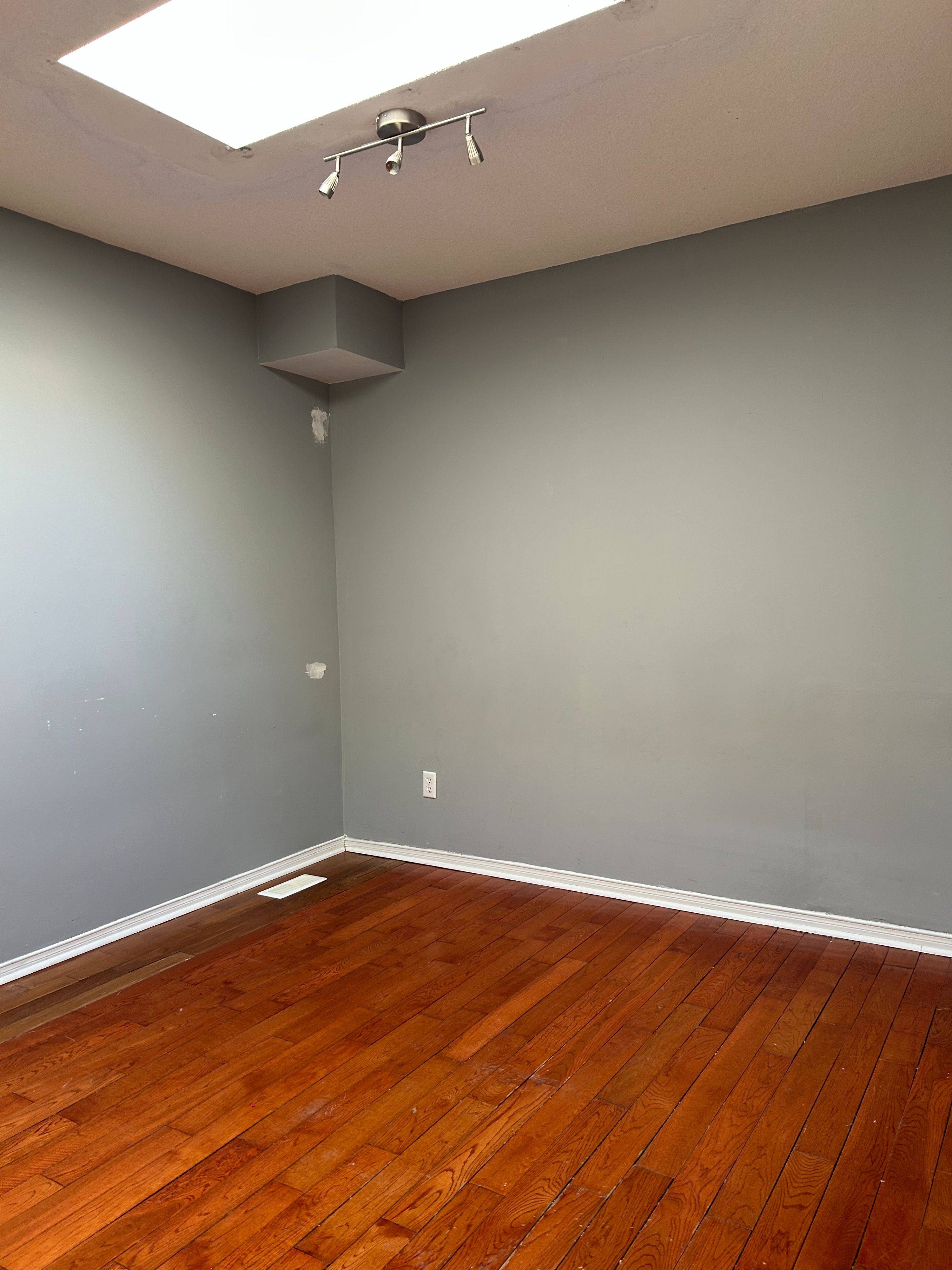 Toronto W01, ON M6K 1L6,1289 Queen ST W ##2