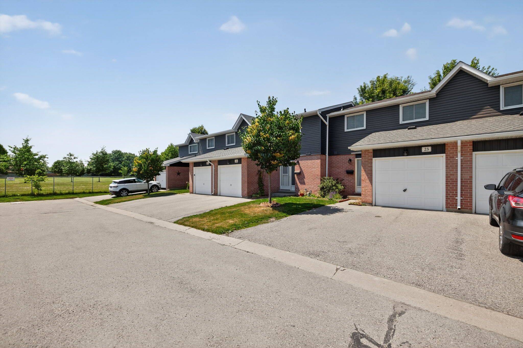 London East, ON N5V 4H8,131 Bonaventure DR #25