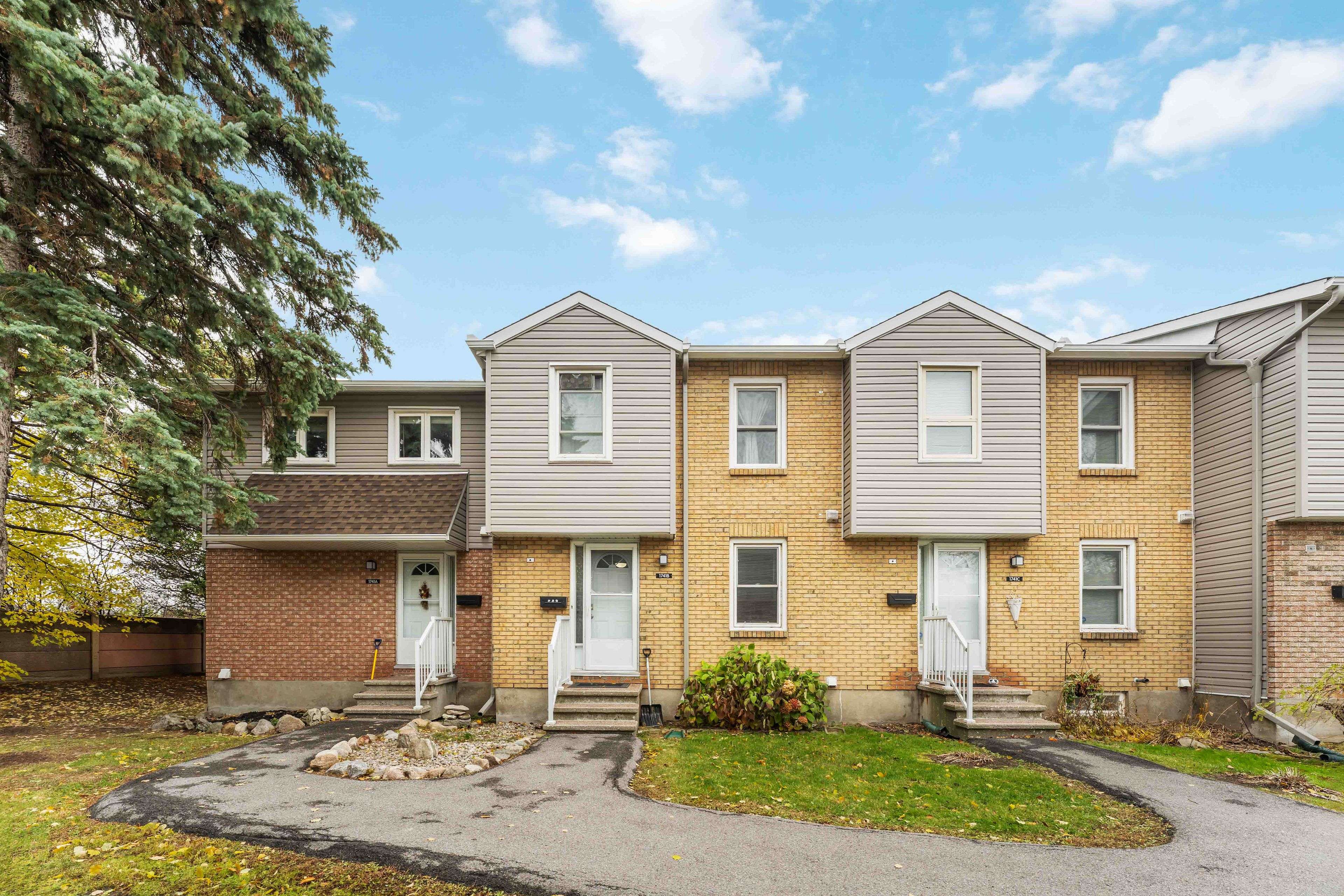 Orleans - Cumberland And Area, ON K1E 2N3,1741 Lamoureux DR #B