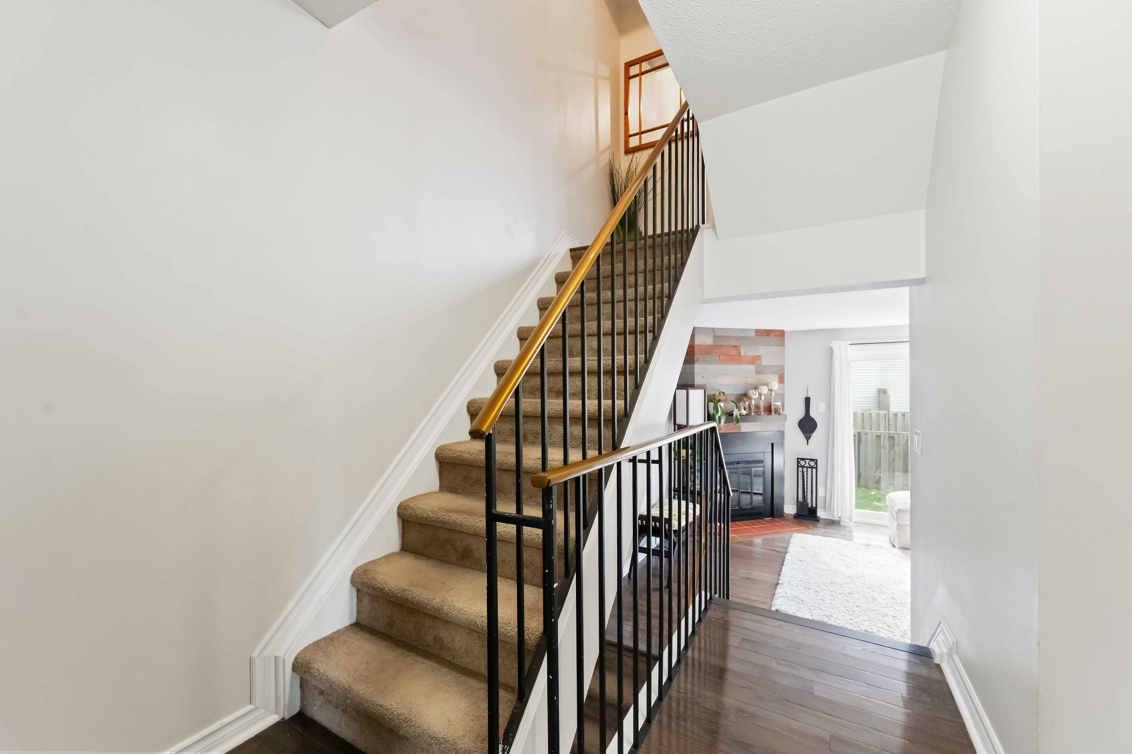 Orleans - Cumberland And Area, ON K1E 2N3,1741 Lamoureux DR #B