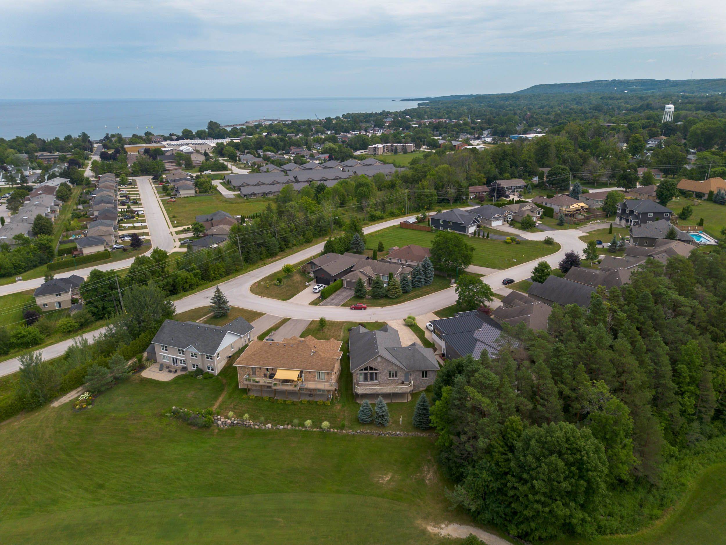 Meaford, ON N4L 1Y4,6 Glen Abbey CT