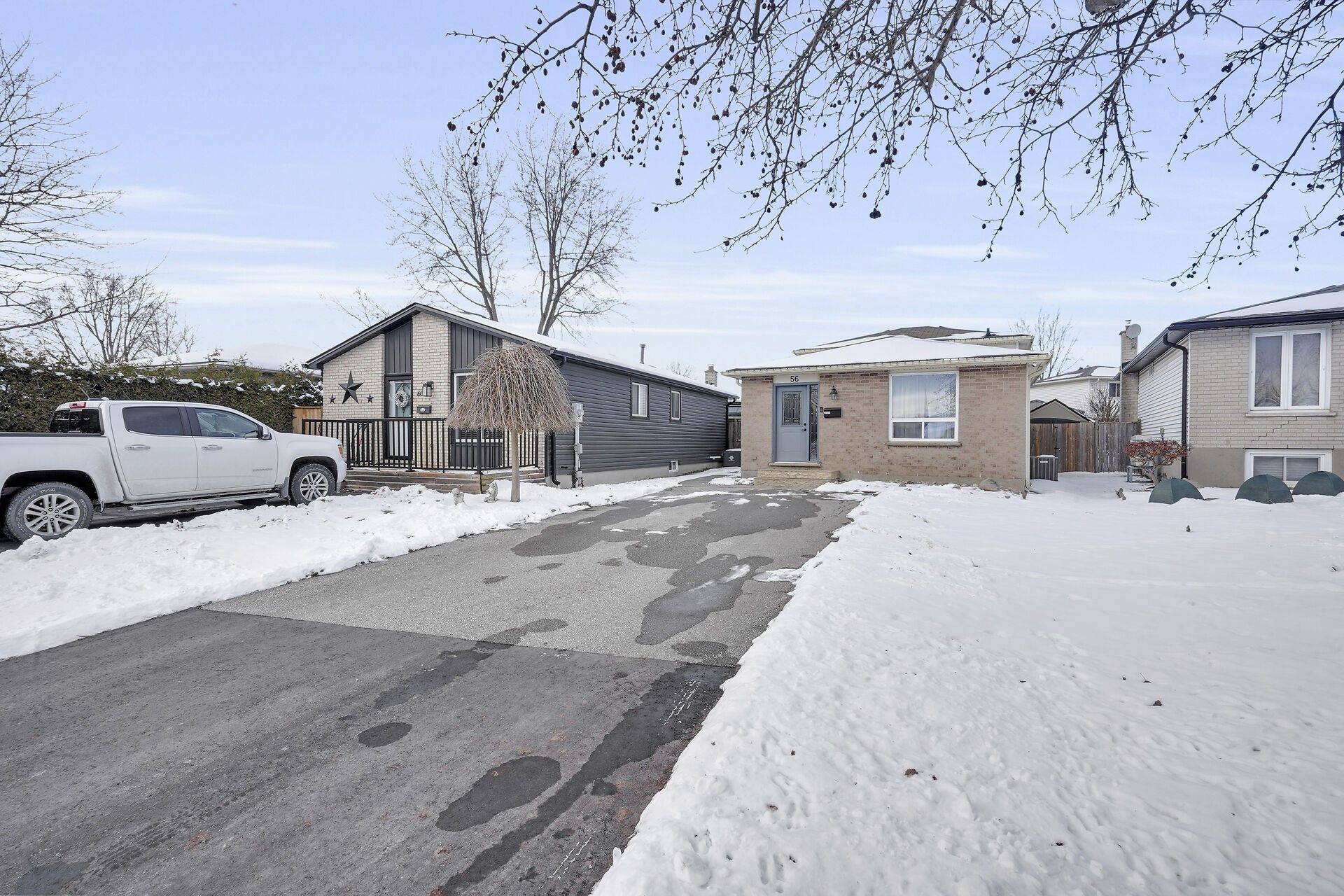 London South, ON N5Z 4R5,56 Sundridge CT