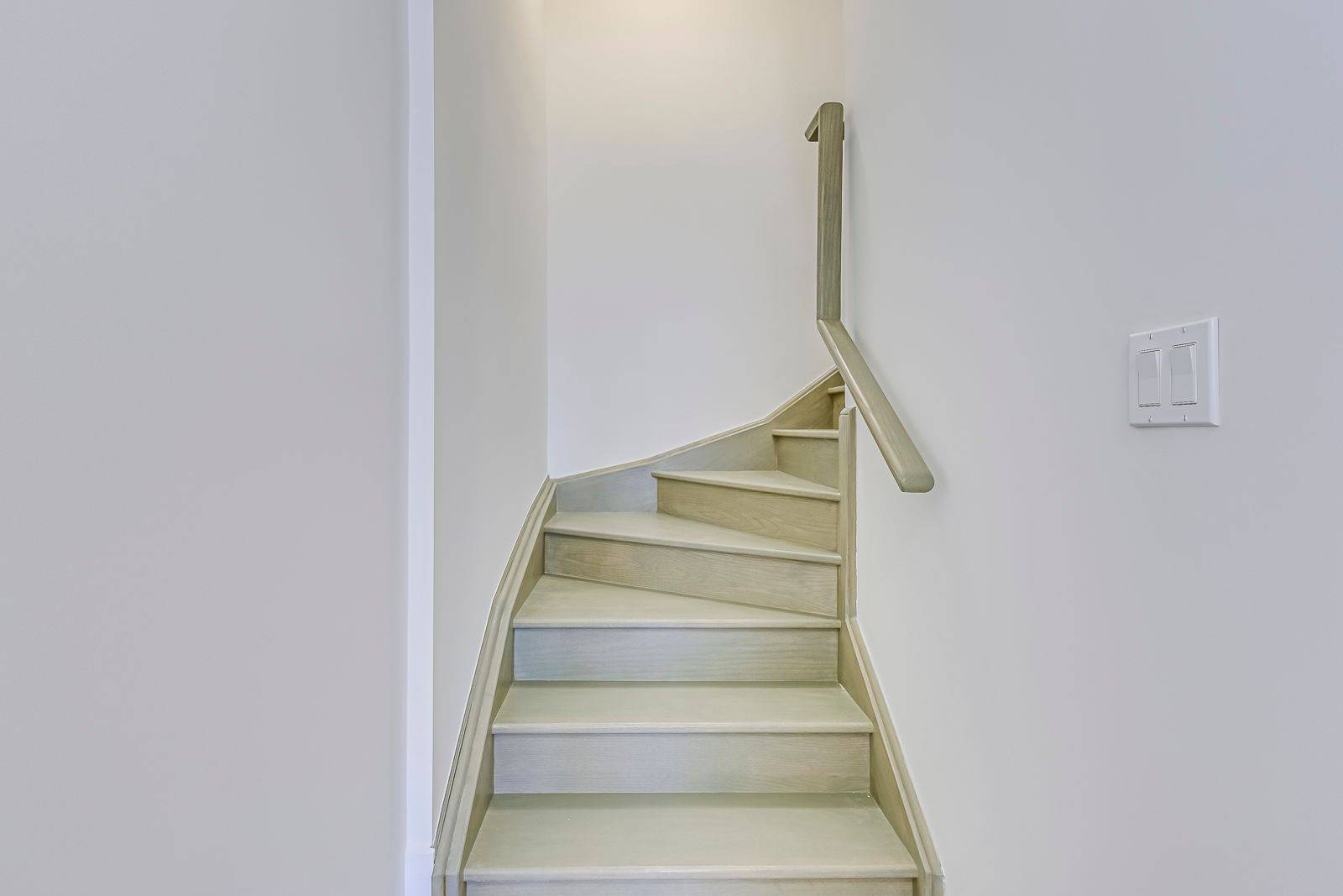 Hamilton, ON L8E 0L1,156 Sonoma LN