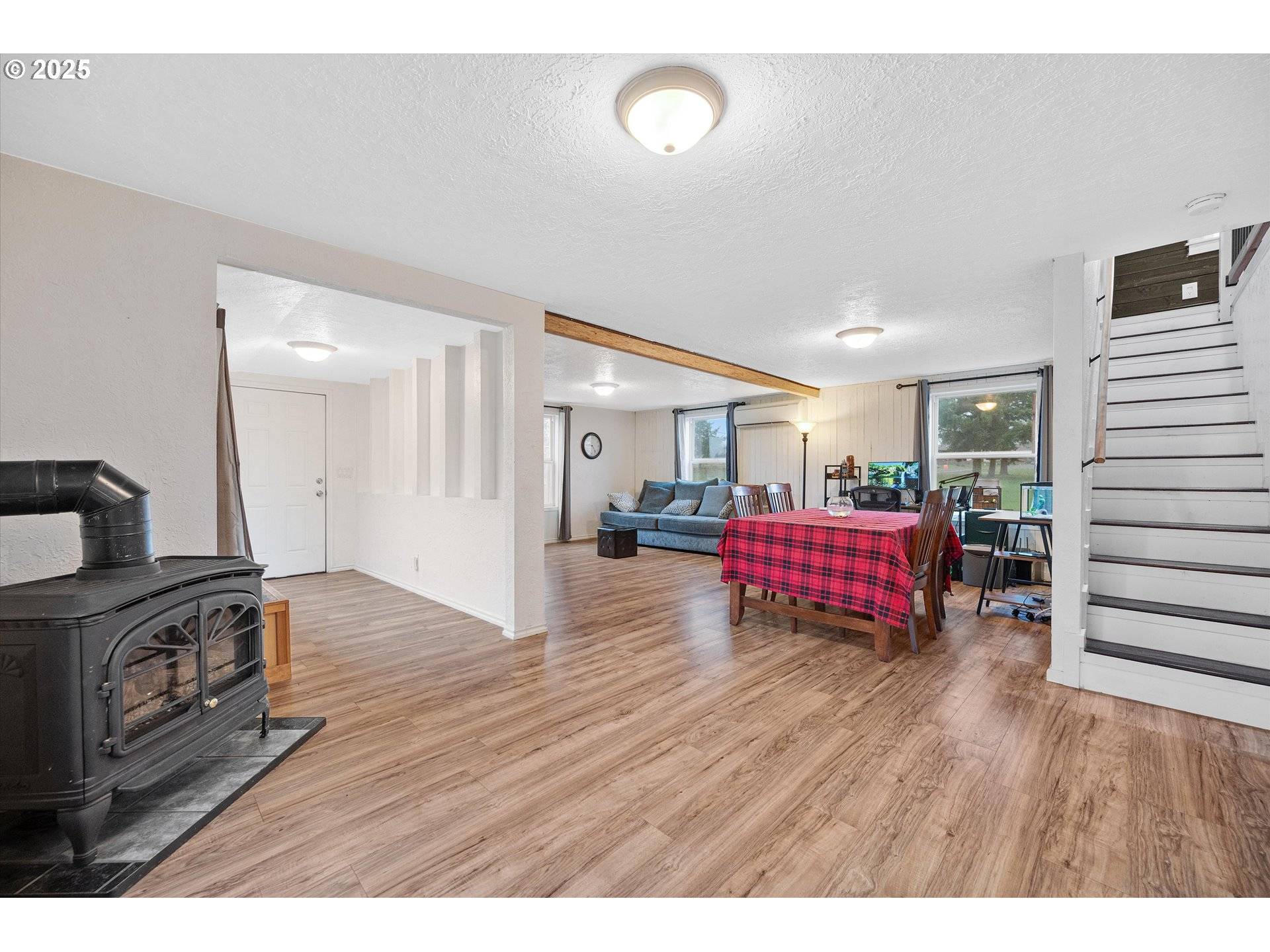 Dallas, OR 97338,352 NE POLK STATION RD