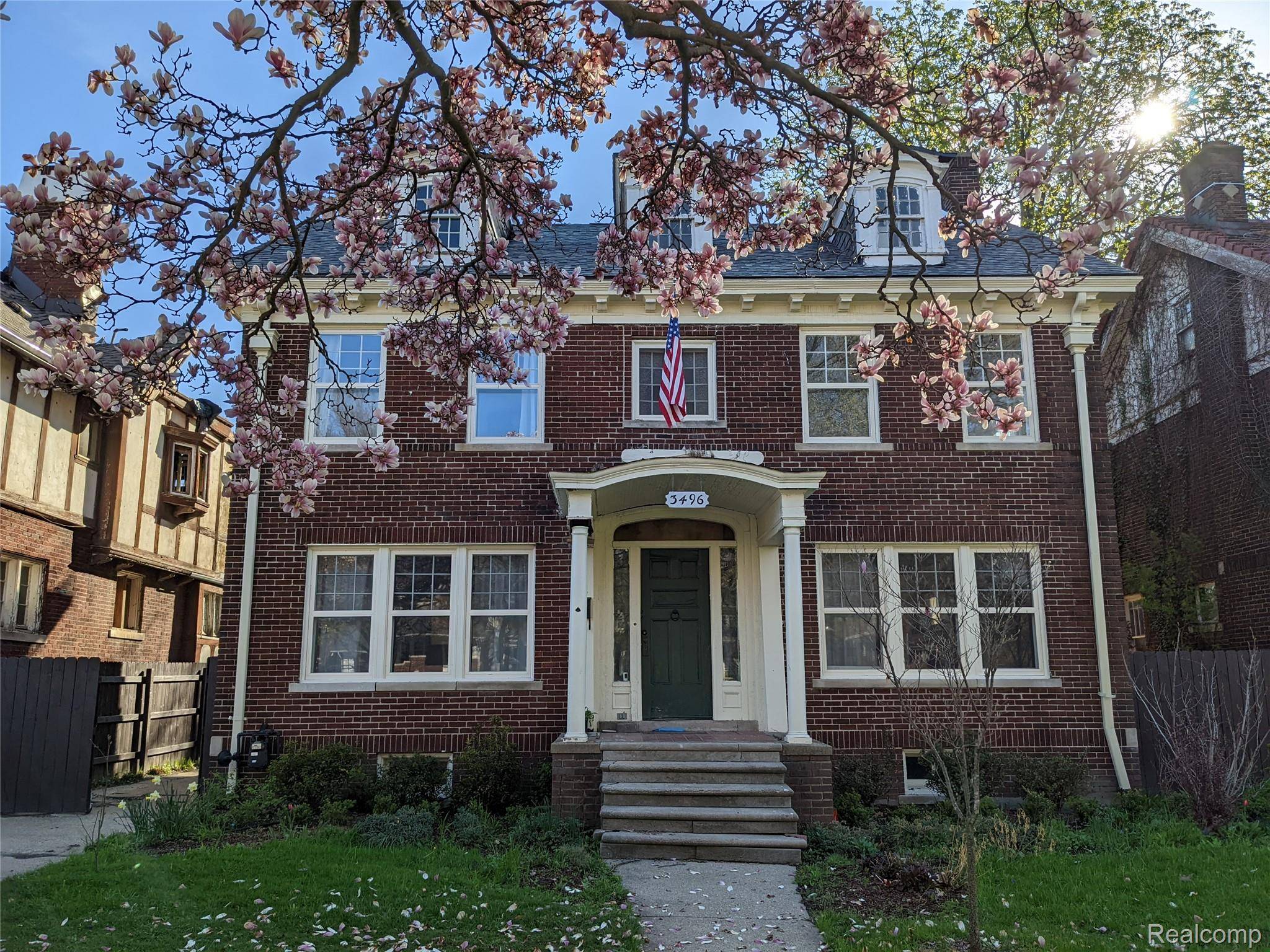 Detroit, MI 48214,3496 Burns ST