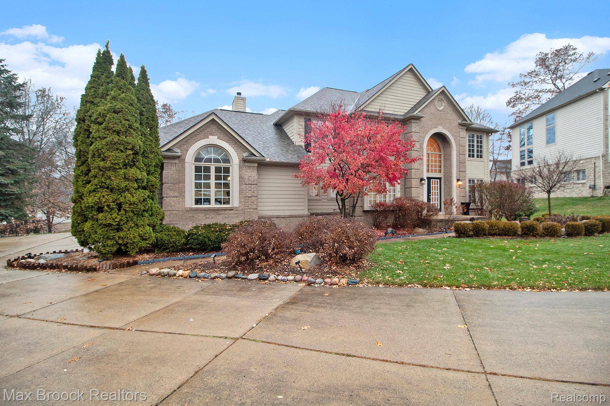 Commerce Twp, MI 48382,1882 Bay Mt LN