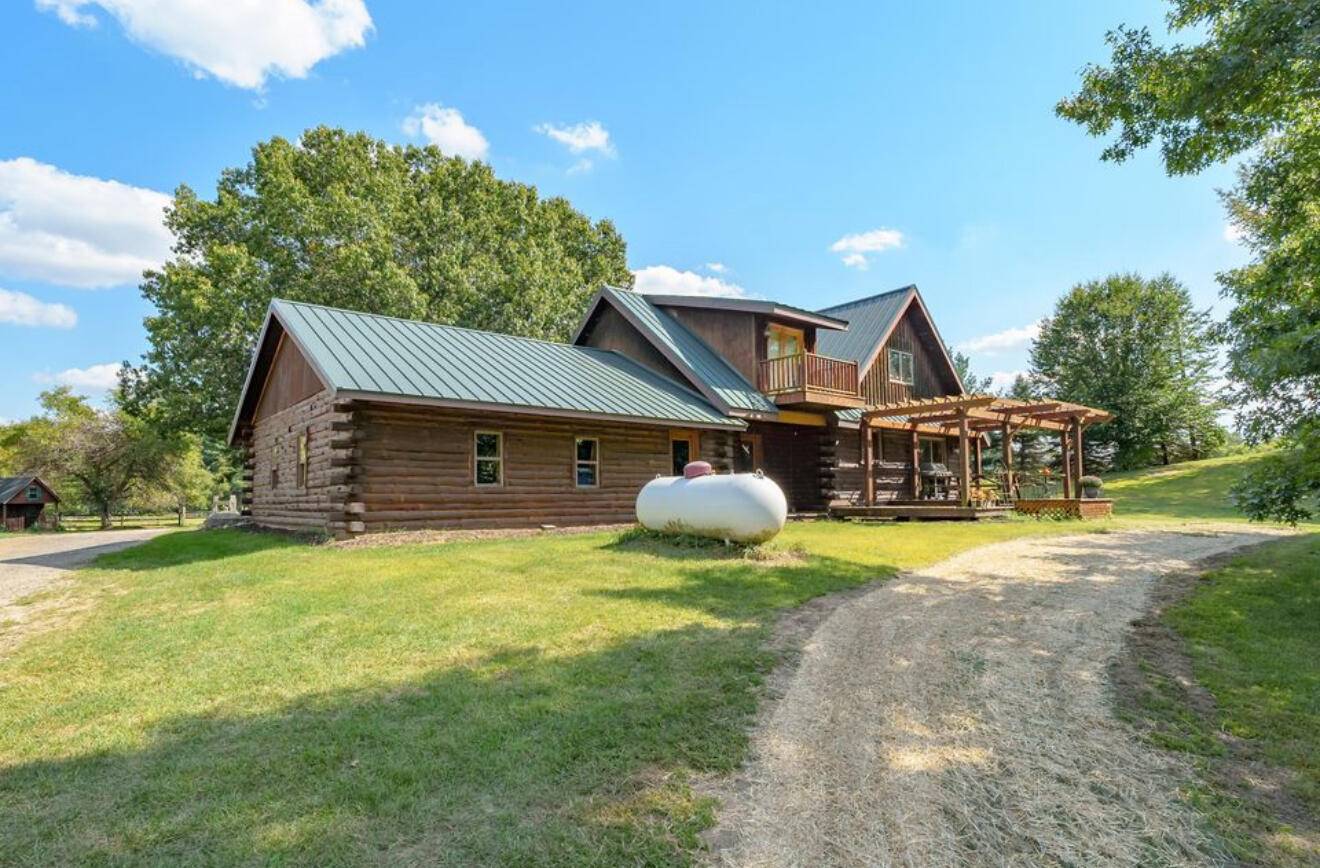 Hopkins, MI 49328,3310 26th ST