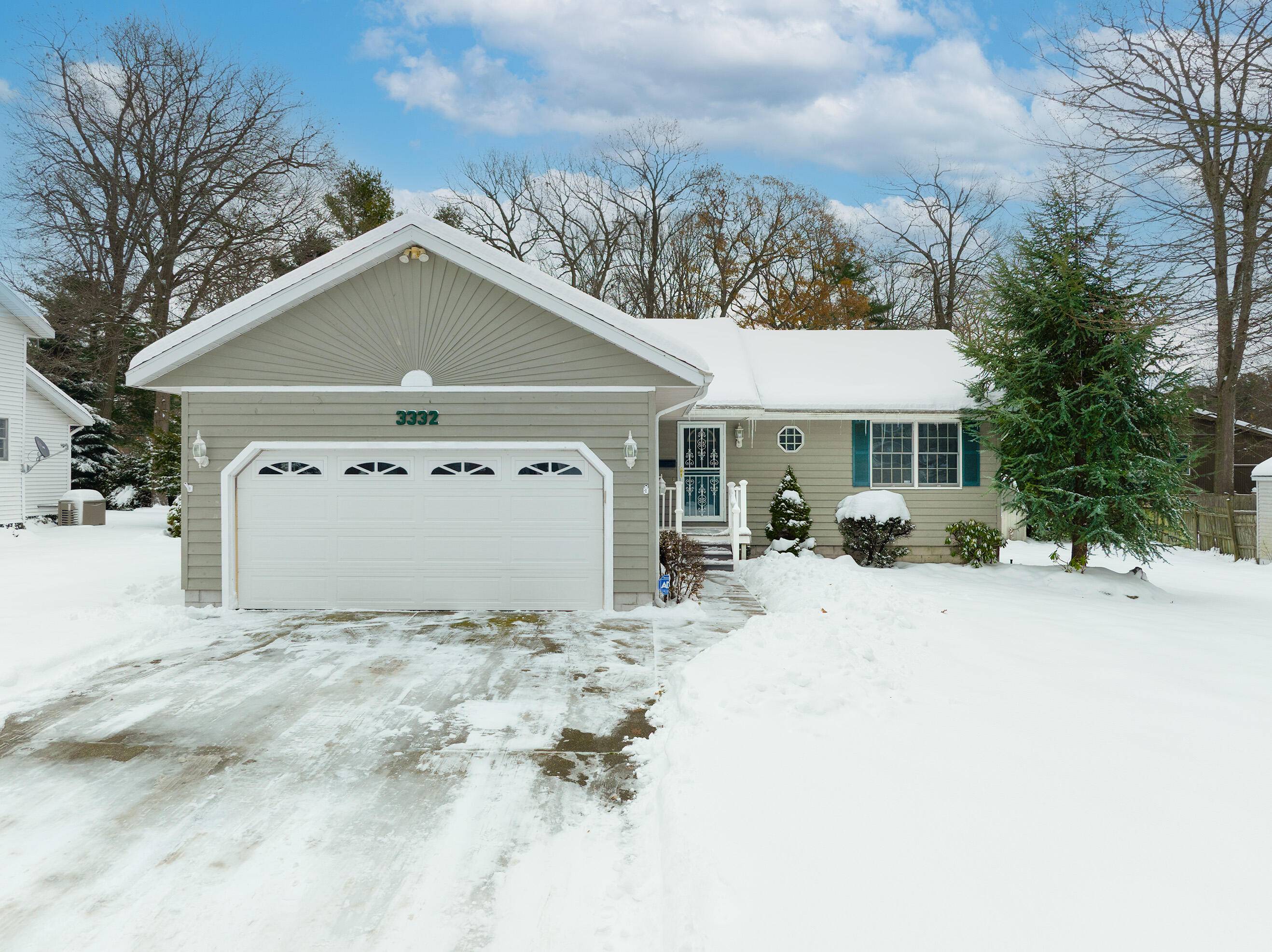 Muskegon, MI 49441,3332 Davis RD