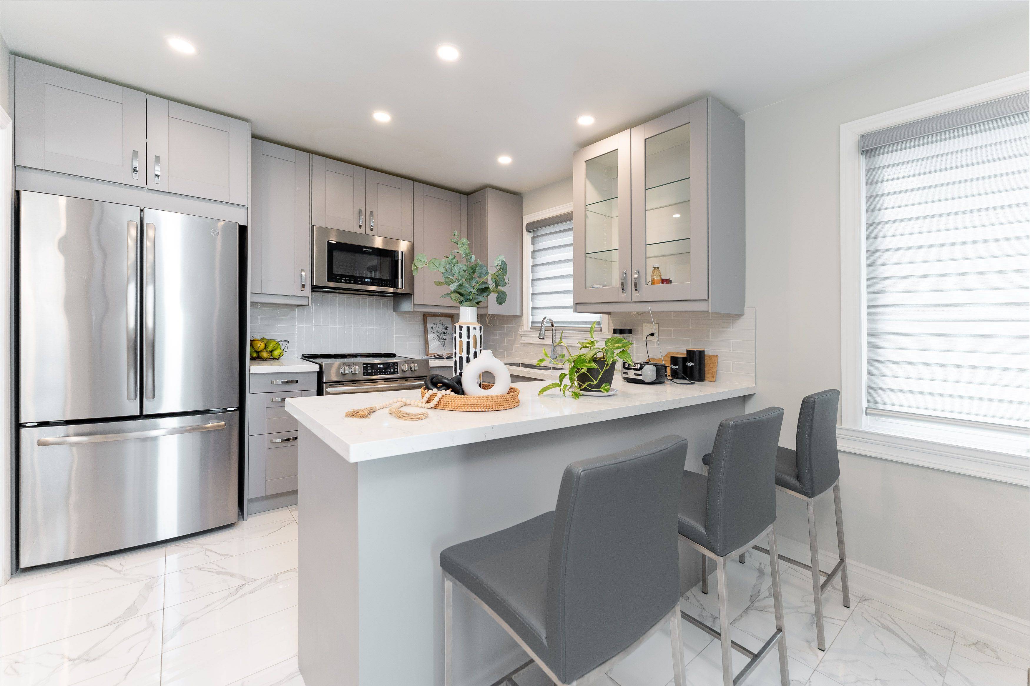 Oshawa, ON L1J 1J2,767 Phillip Murray AVE