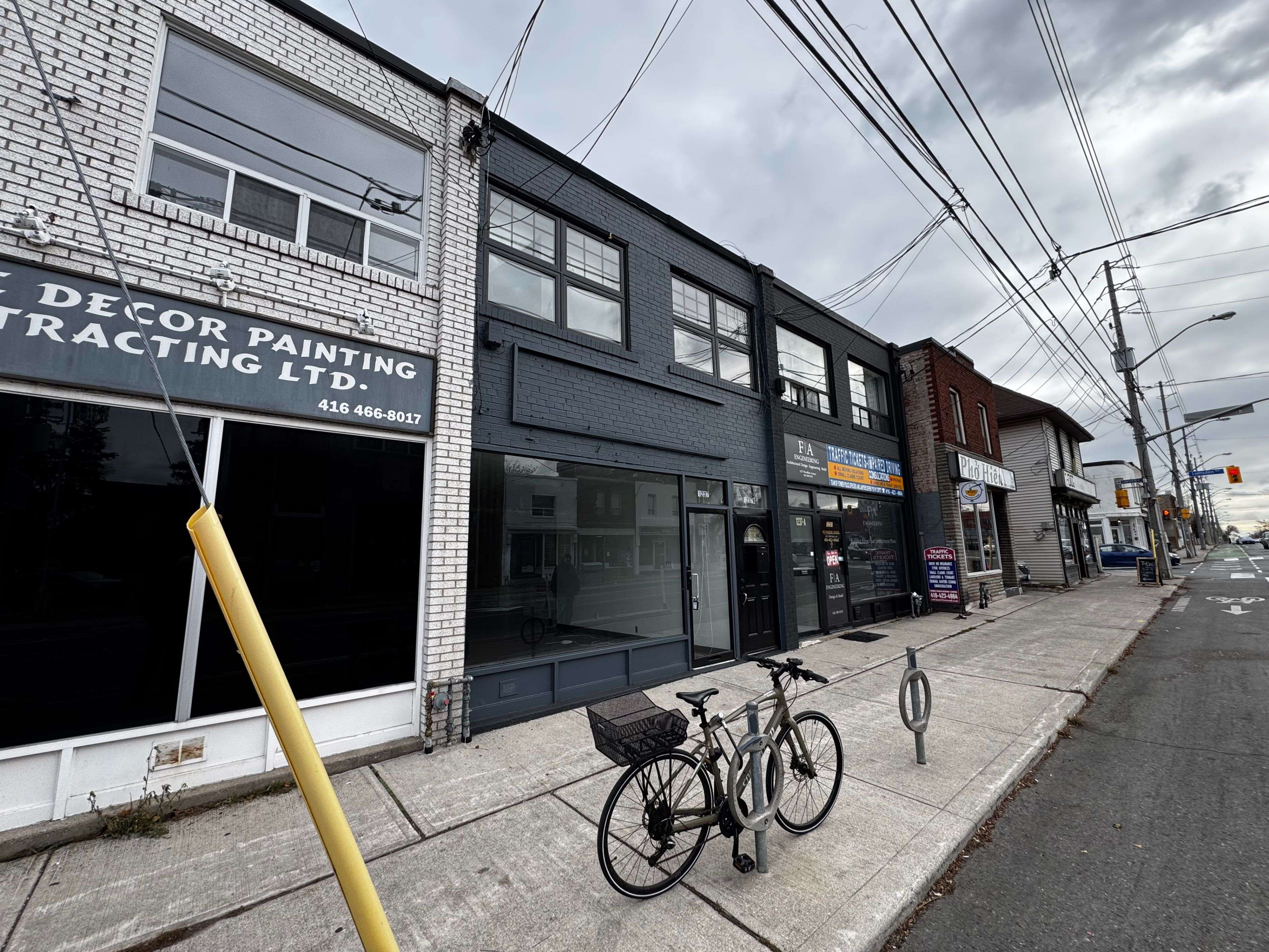 Toronto E03, ON M4C 4E5,1237 Woodbine AVE #C