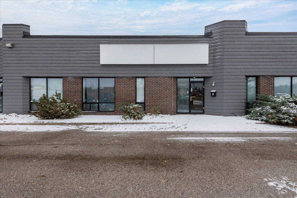 Barrie, ON L4M 5A5,18 Alliance BLVD #8/9