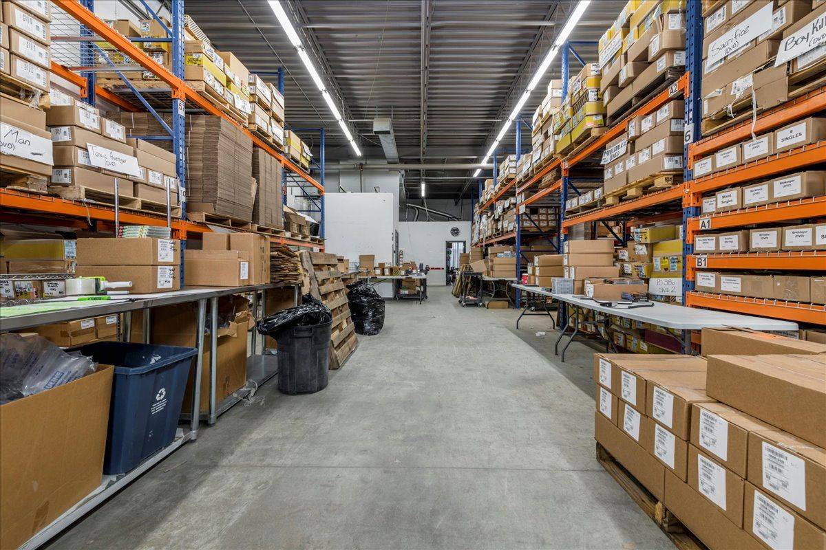 Barrie, ON L4M 5A5,18 Alliance BLVD #8/9