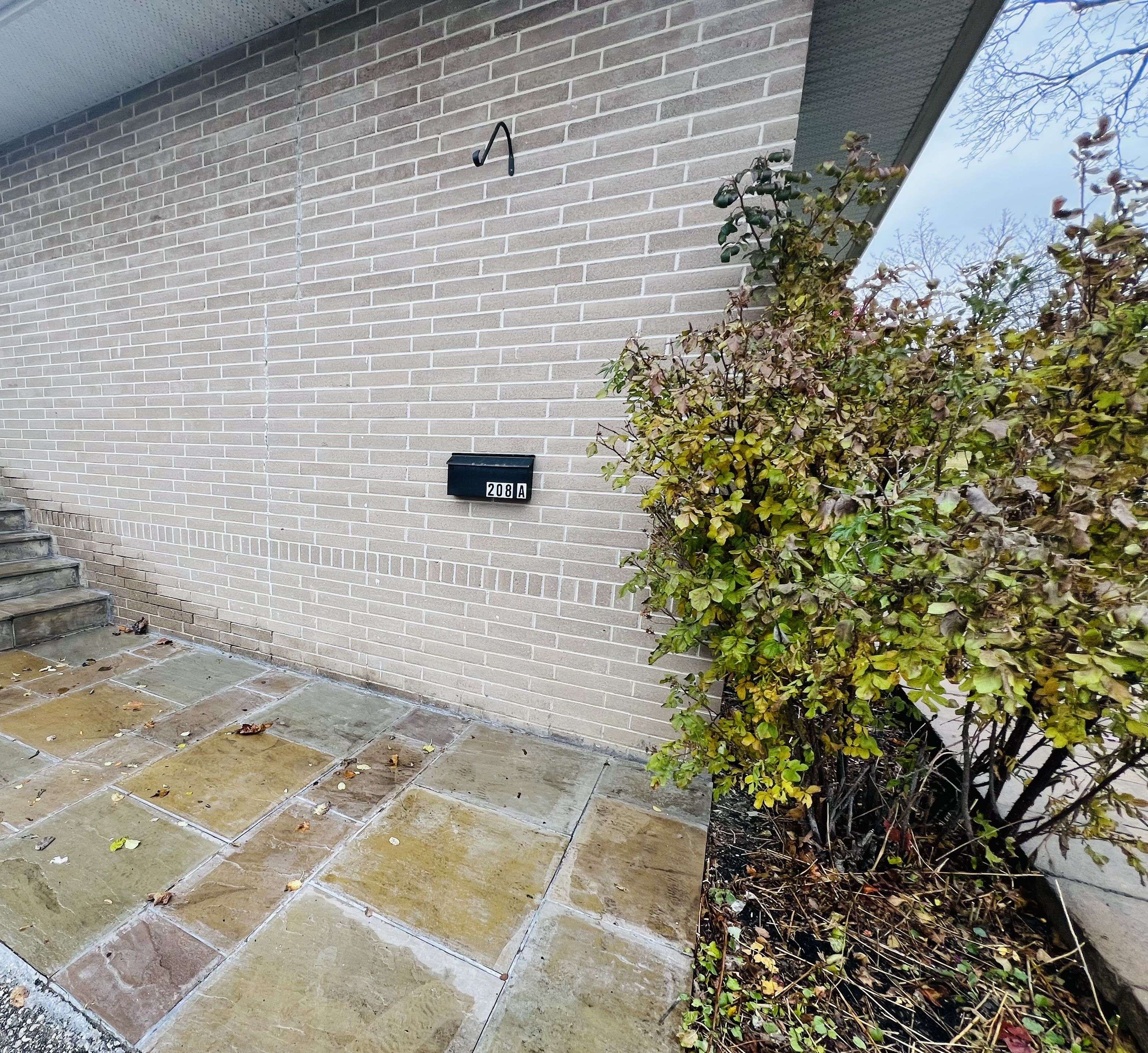 Barrie, ON L4M 2E1,208 Wellington ST E #Bsmt