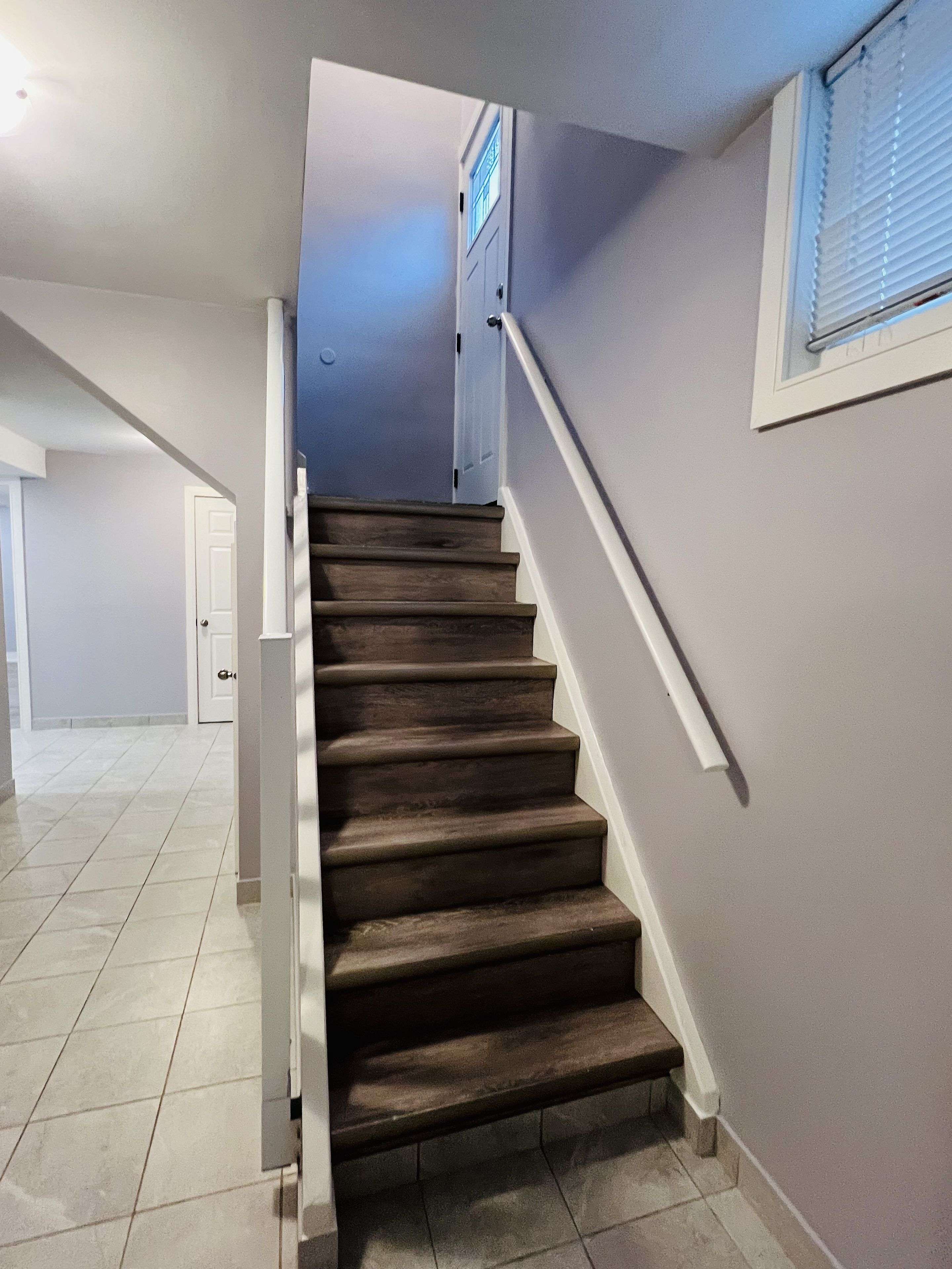 Barrie, ON L4M 2E1,208 Wellington ST E #Bsmt