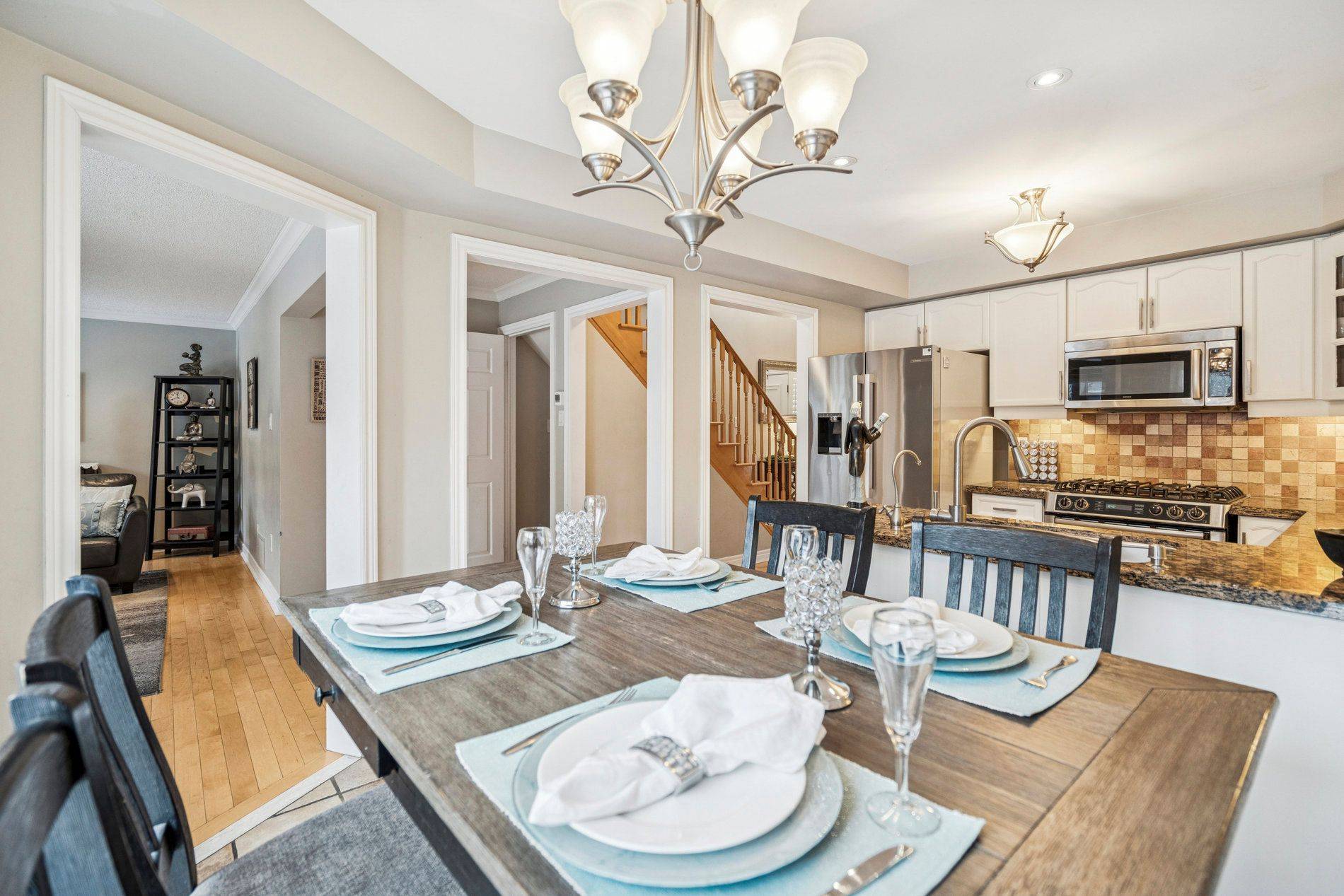 Oakville, ON L6M 4A6,2424 Oakhaven DR