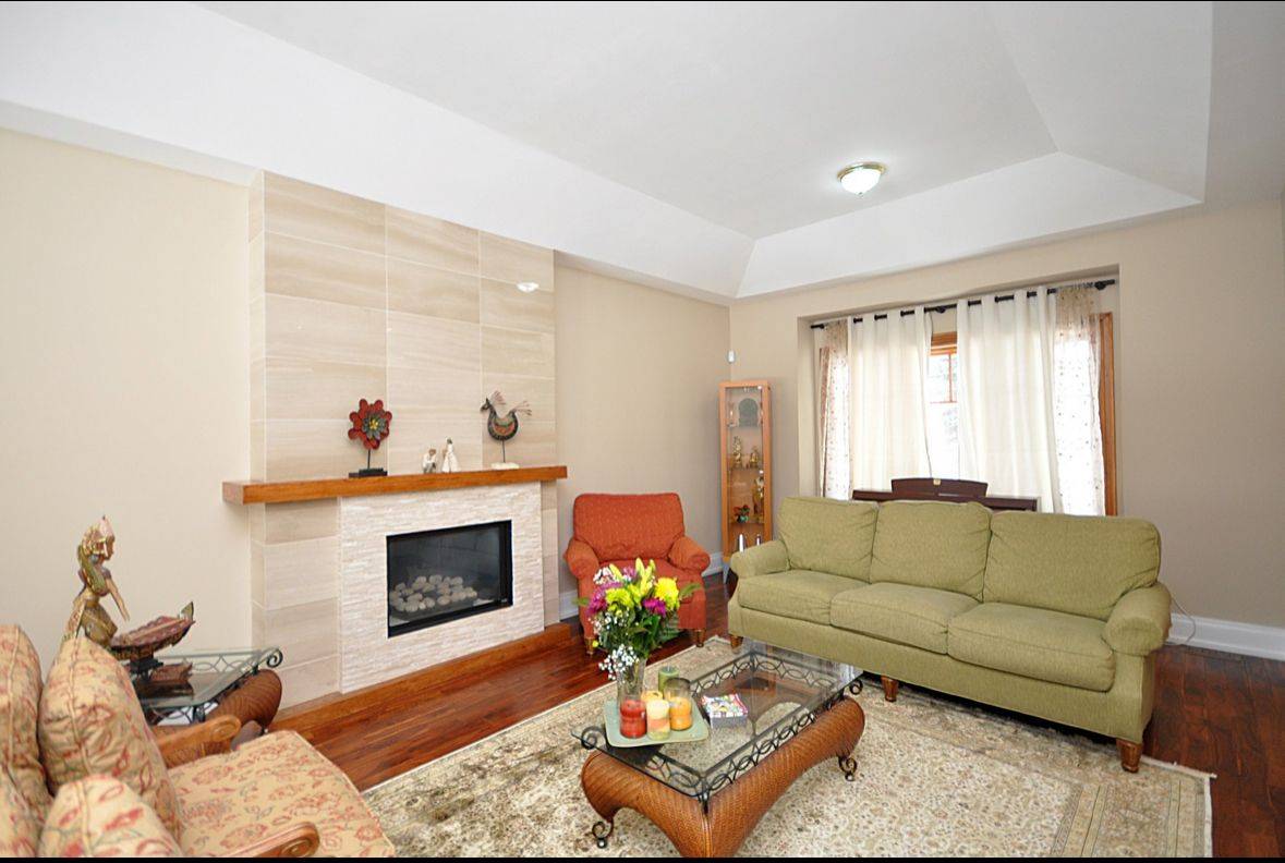 Oakville, ON L6J 4E5,225 Forestwood DR