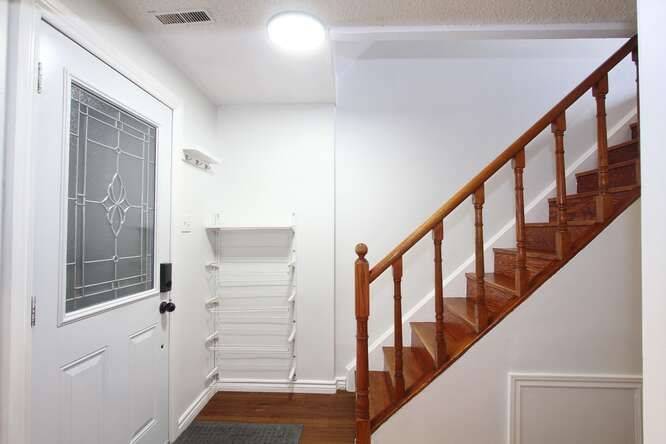 Toronto W04, ON M6B 2G6,13 Lotherton Pathway #7-13