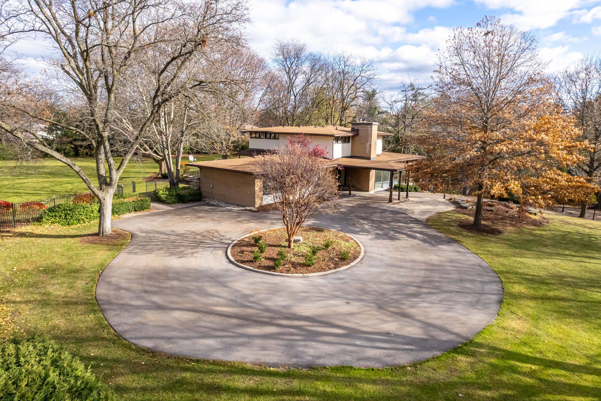 Brampton, ON L6W 2E2,200 Main ST S