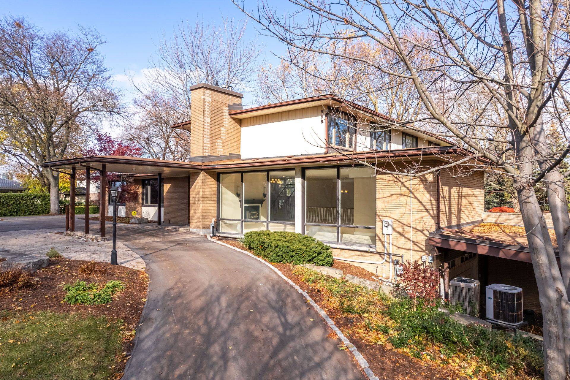 Brampton, ON L6W 2E2,200 Main ST S