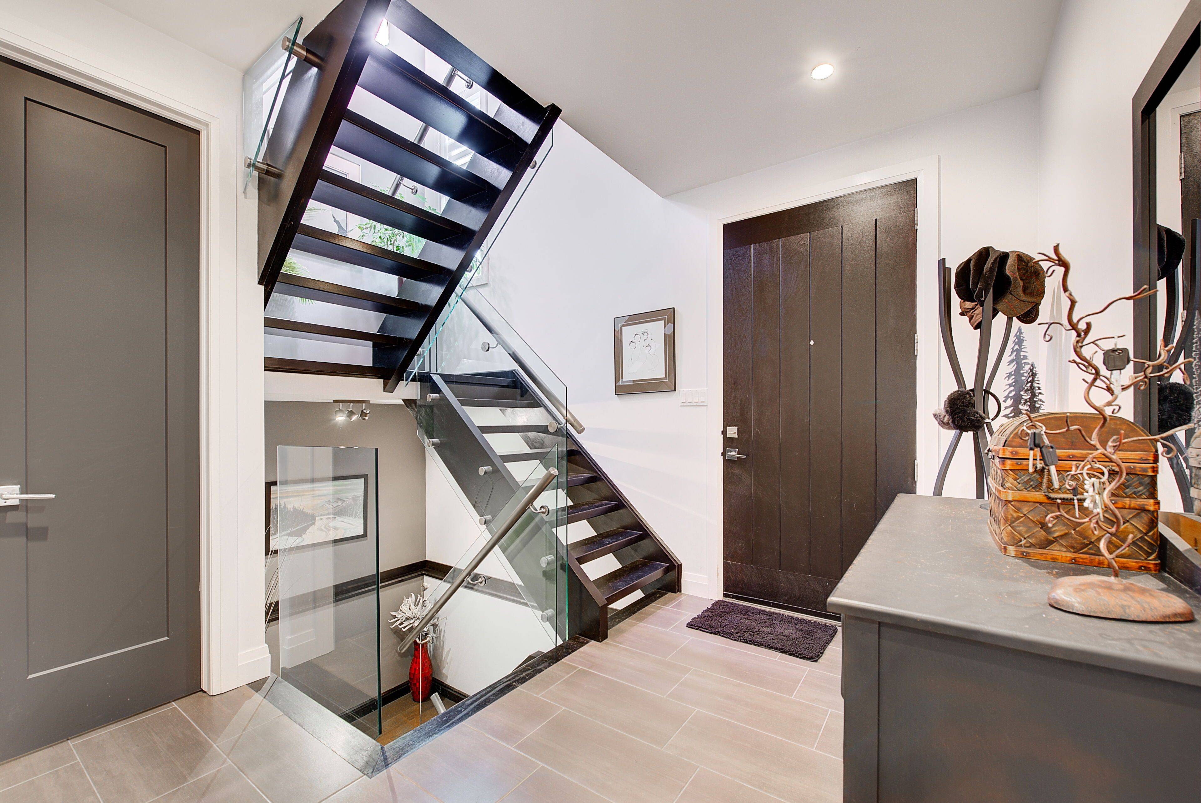 London North, ON N6H 3R9,433 Hyde Park RD #16