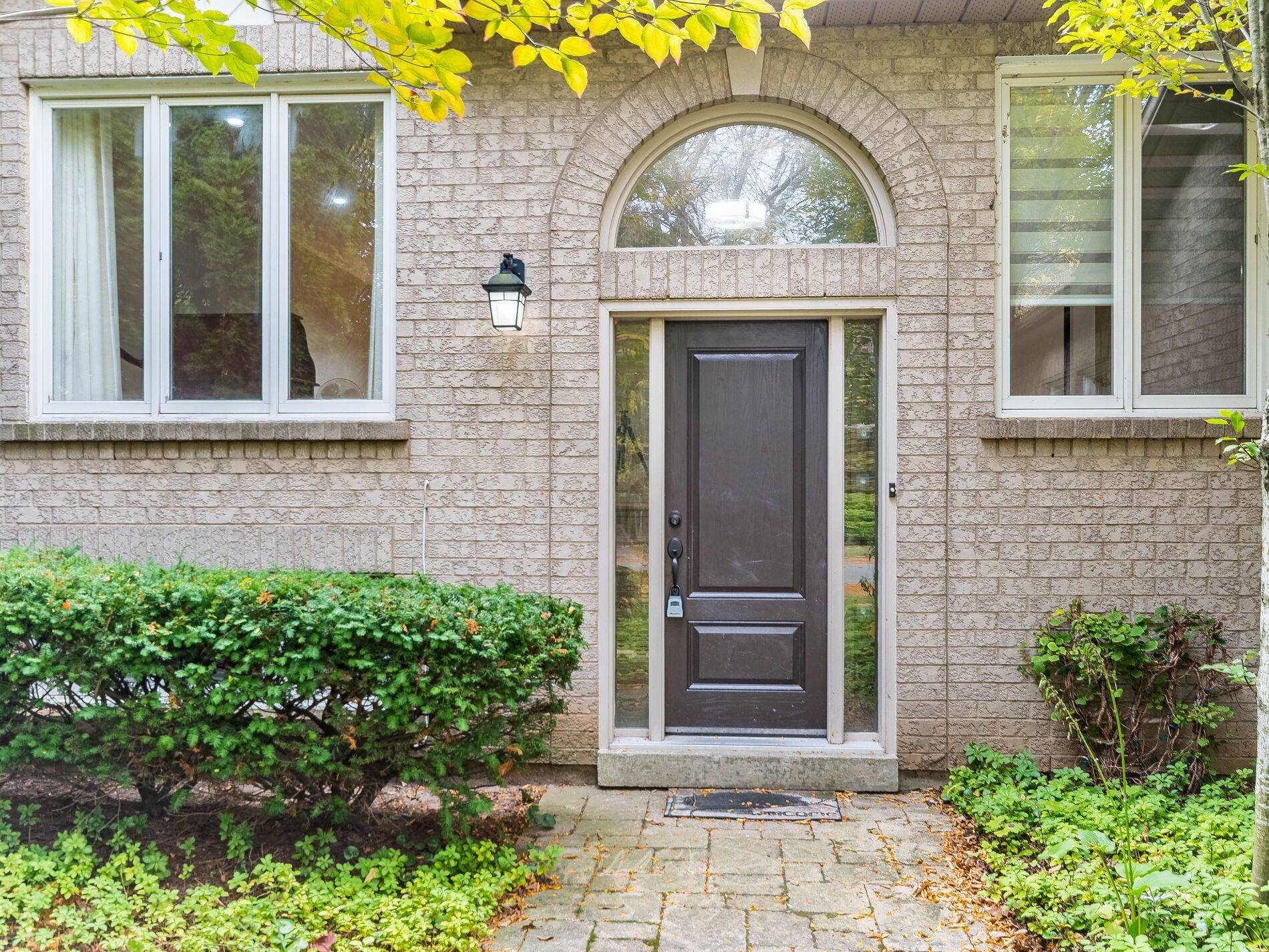 Pelham, ON L0S 1E4,18 Woodside SQ