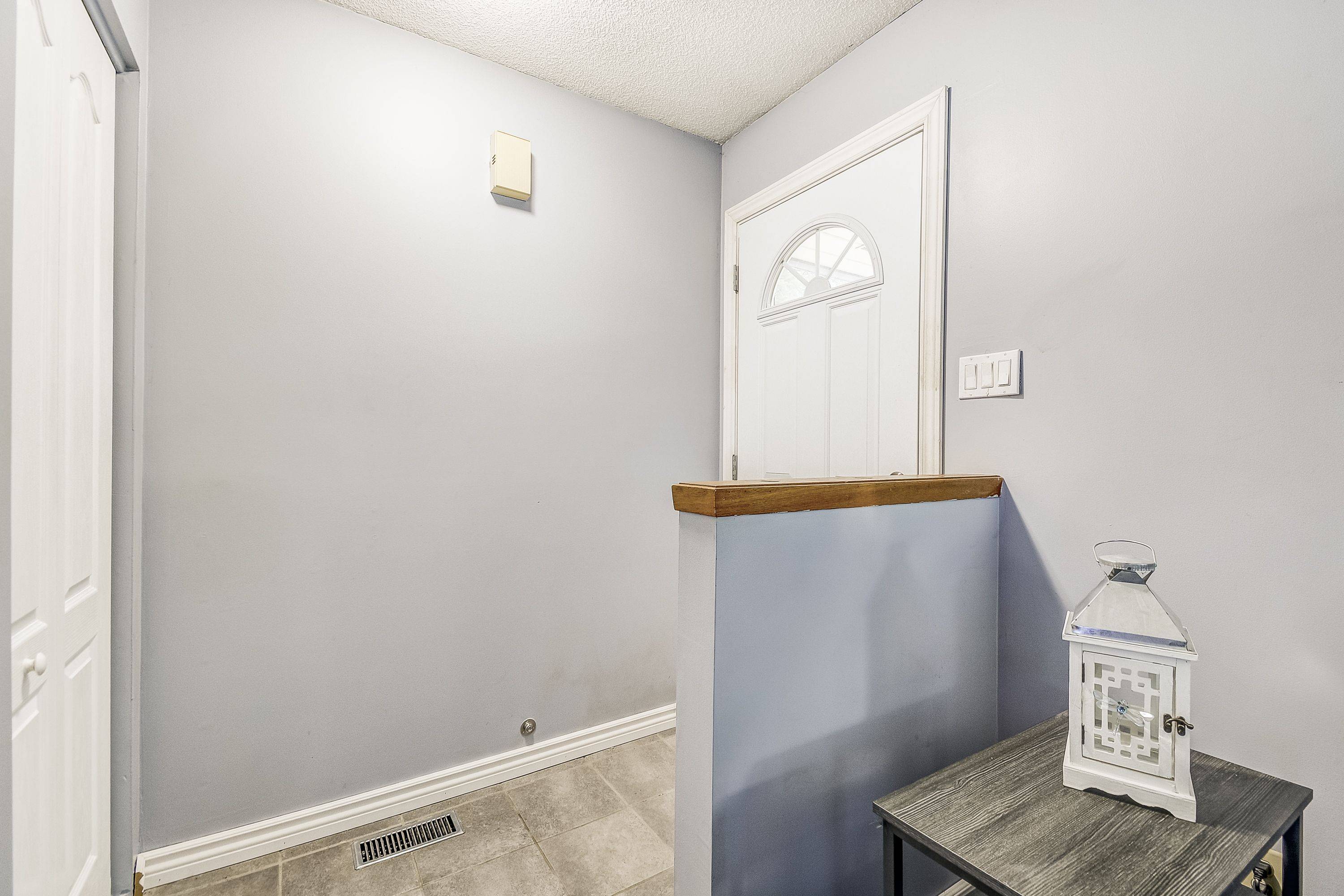 Hamilton, ON L9A 3L7,211 East 8th ST