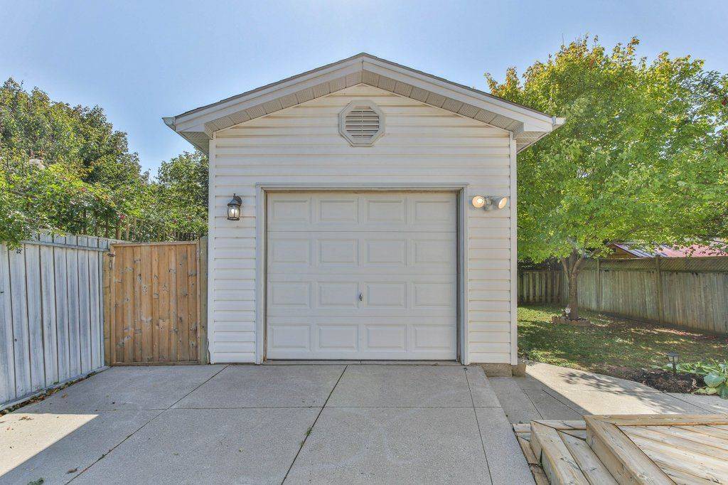 London East, ON N5V 1J5,56 Toulon CRES