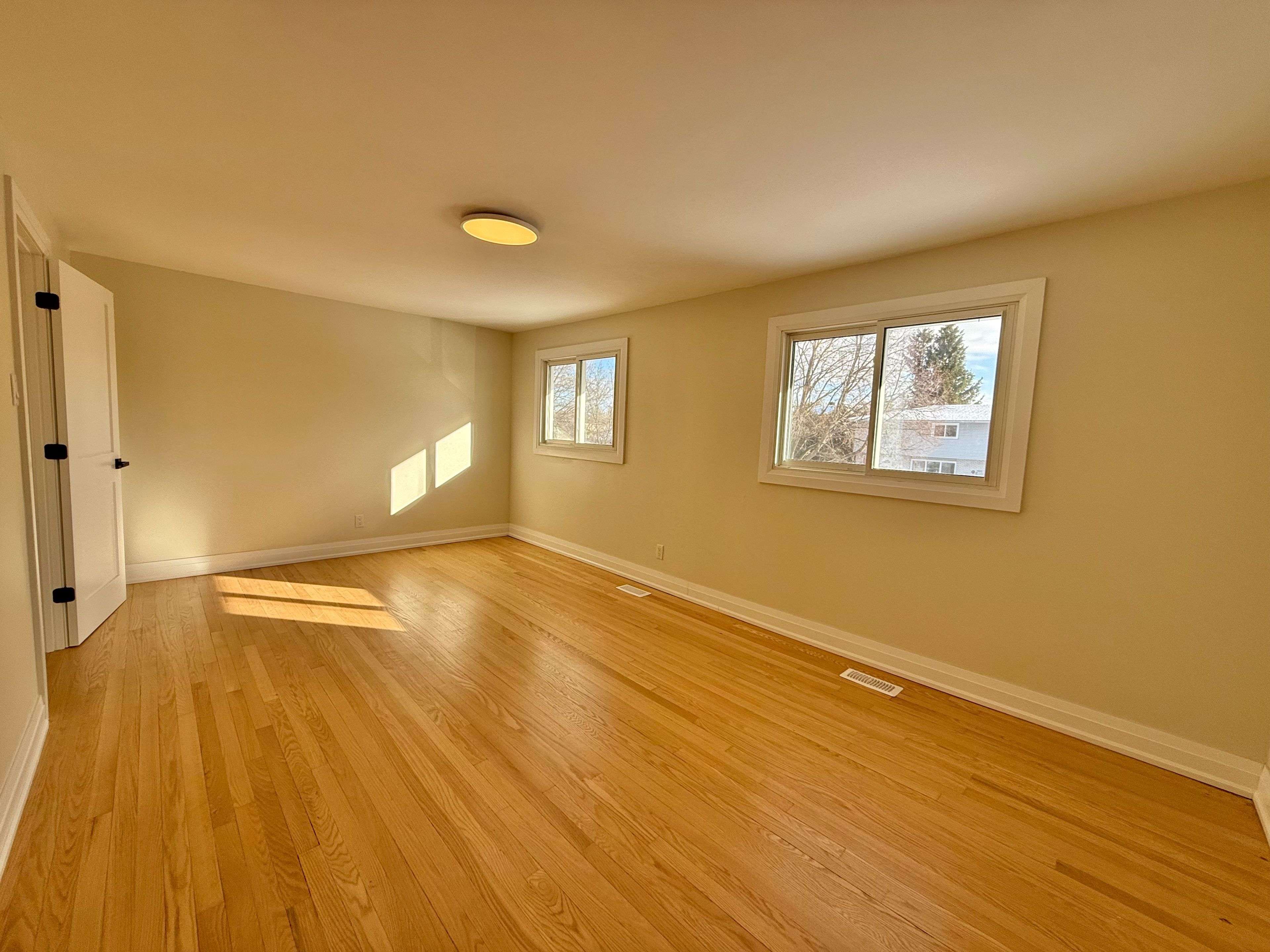 Mooneys Bay - Carleton Heights And Area, ON K2C 0J3,973 Eiffel AVE