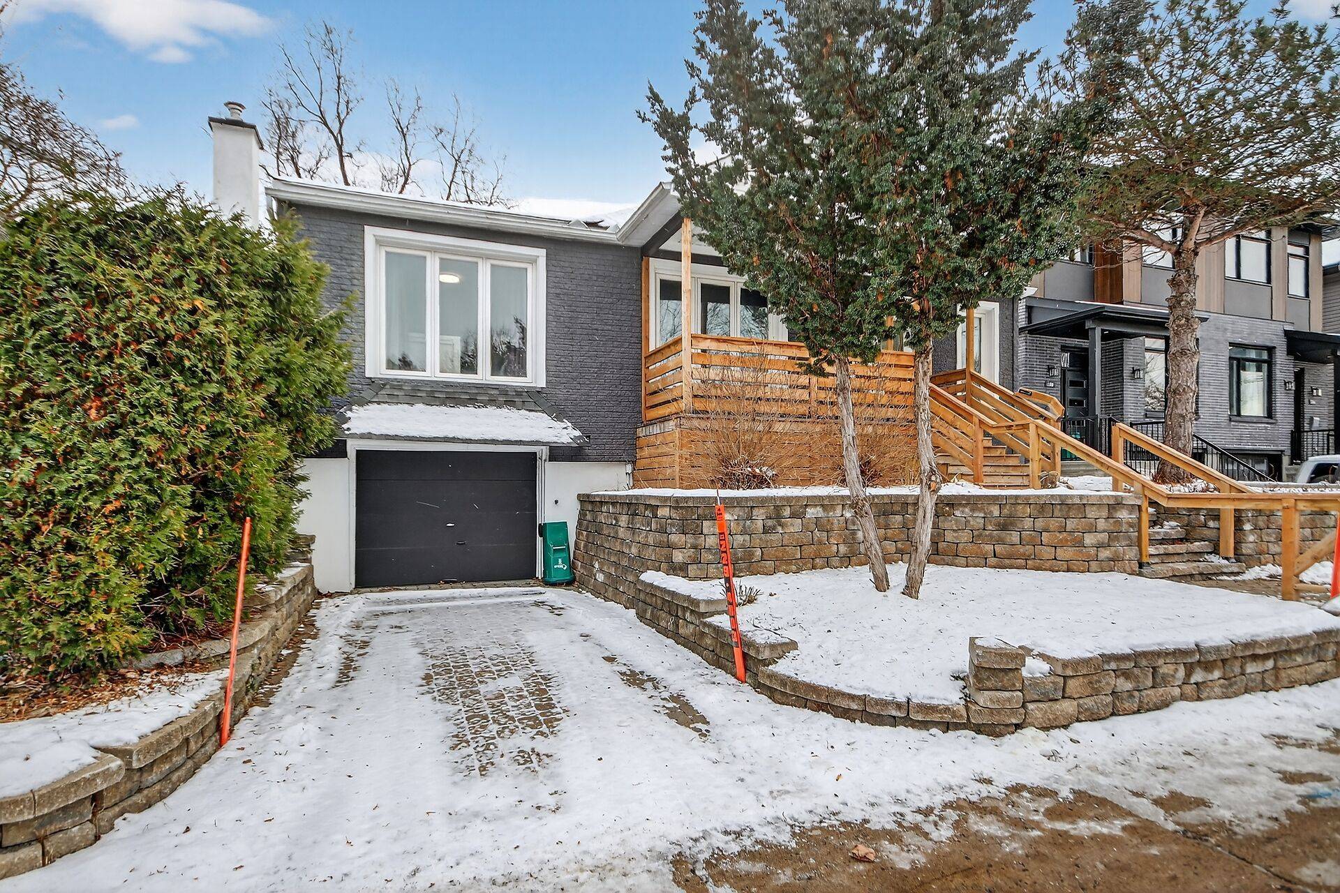 Vanier And Kingsview Park, ON K1L 7J5,147 LONGPRE ST