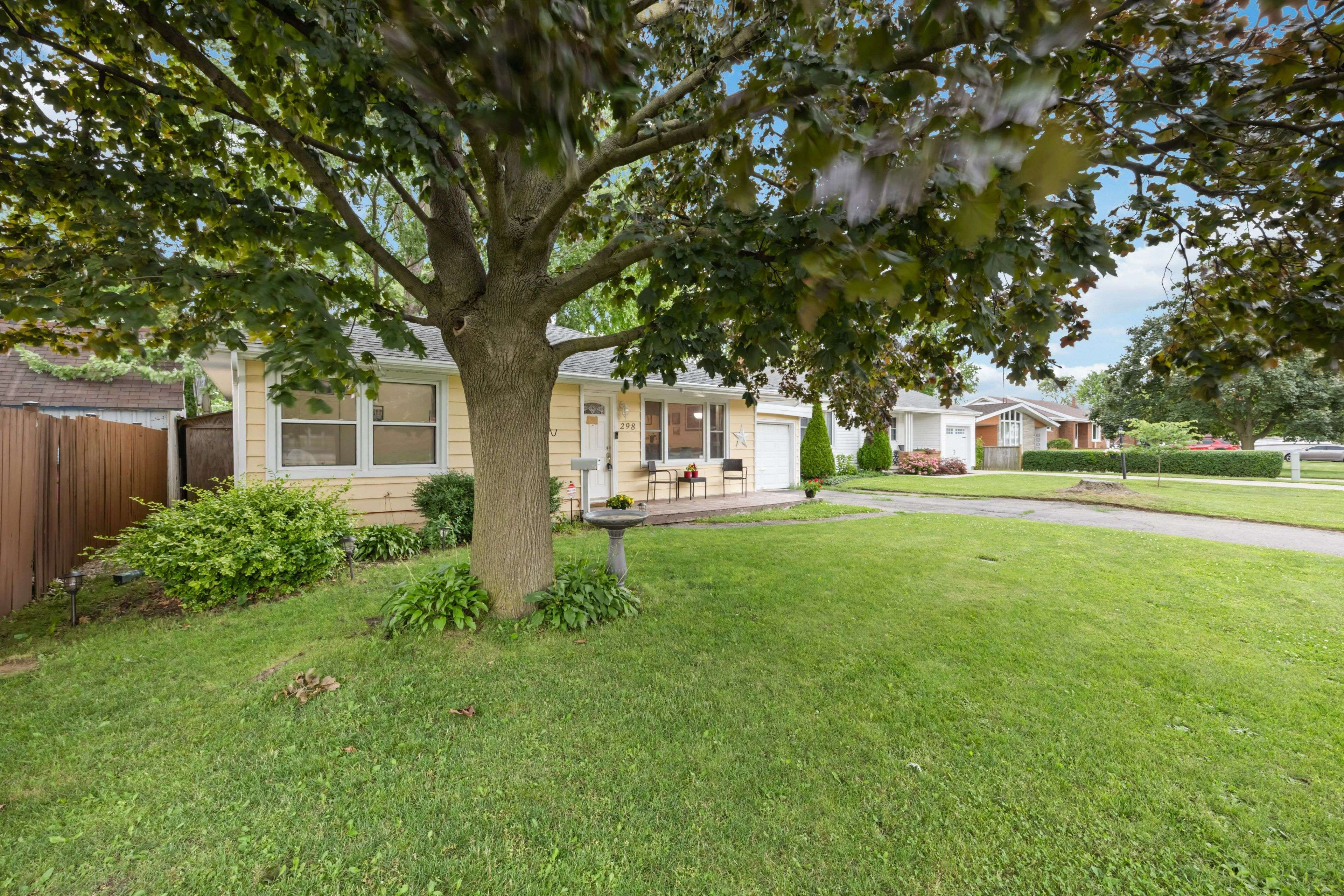 Chatham-kent, ON N8A 2Z2,298 Lorne AVE