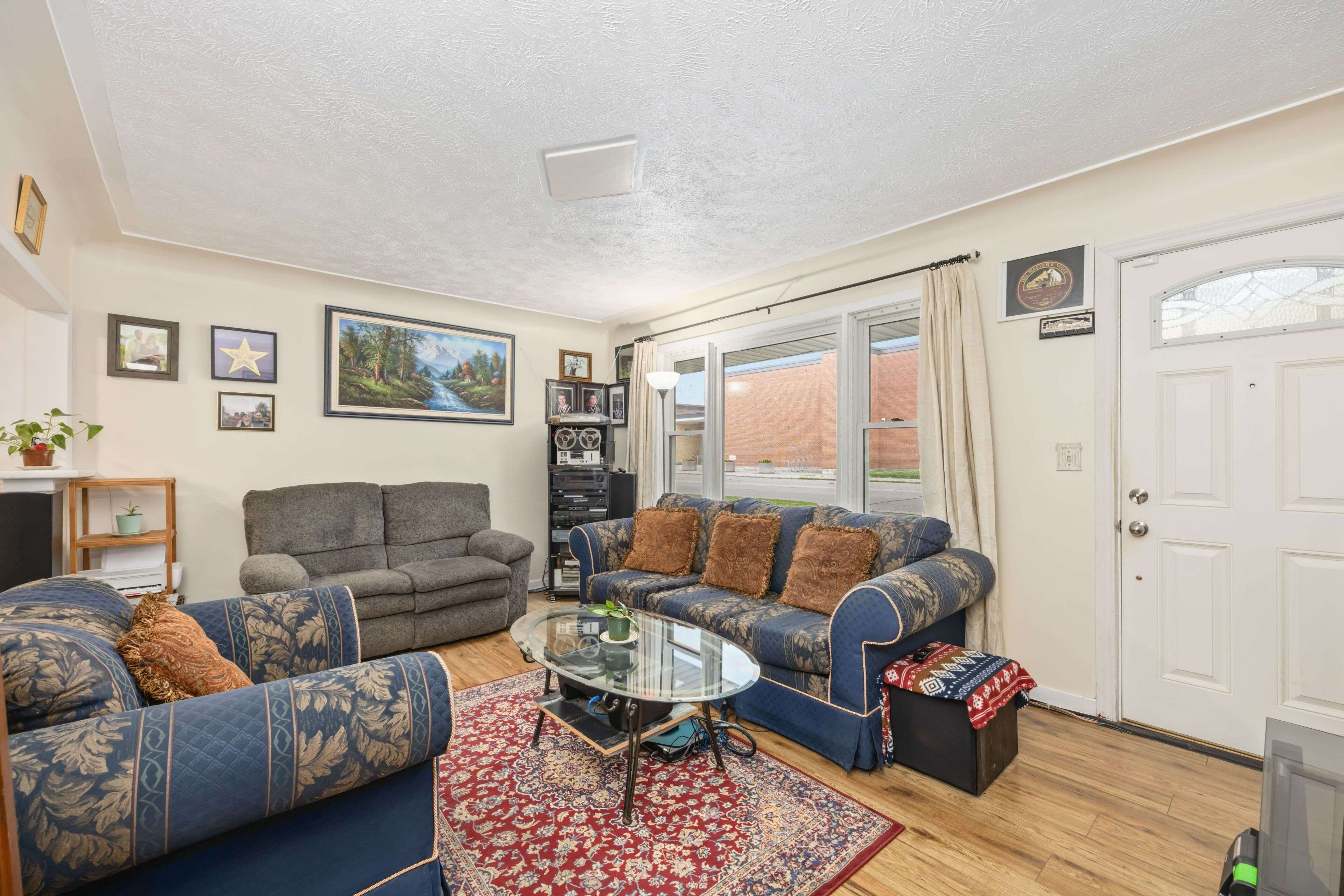 Chatham-kent, ON N8A 2Z2,298 Lorne AVE