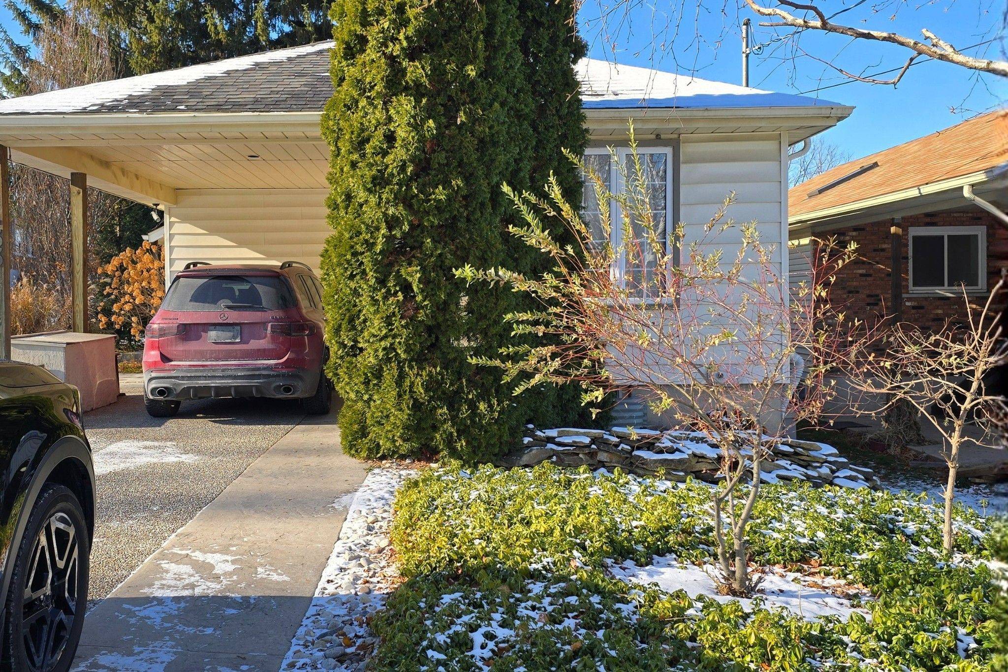 St. Catharines, ON L2T 1T4,33 Dundas CRES #Lower Level