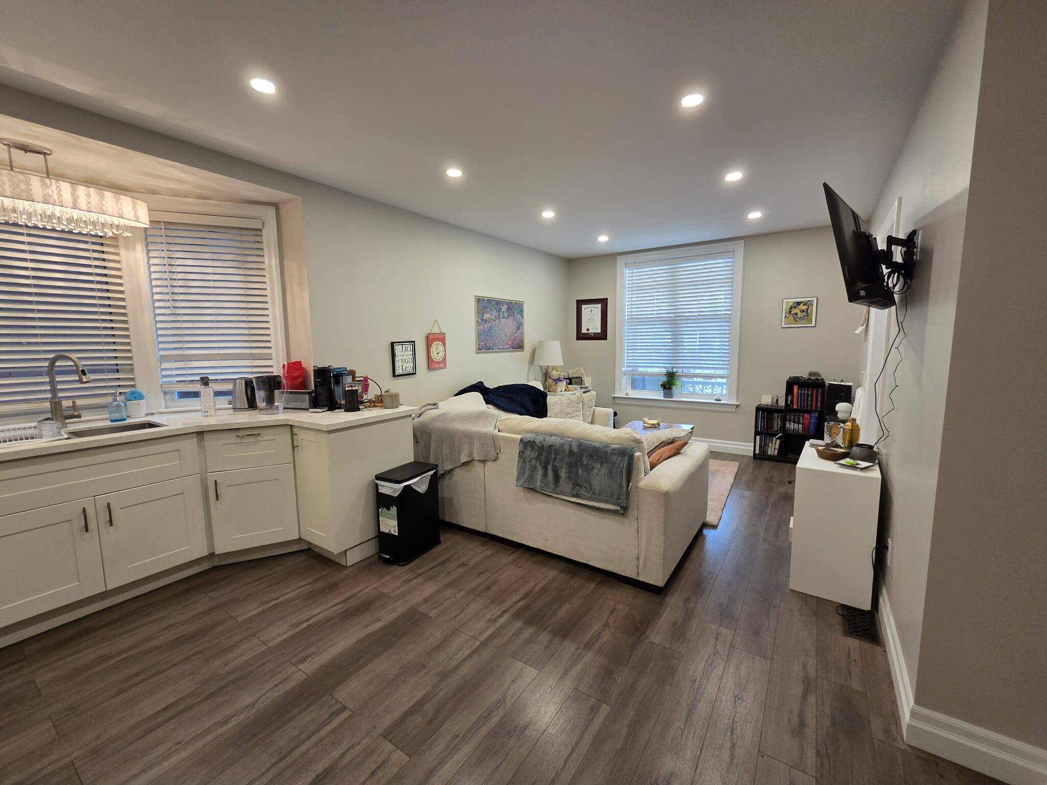 Hamilton, ON L8M 3C8,81 Gage AVE S #1